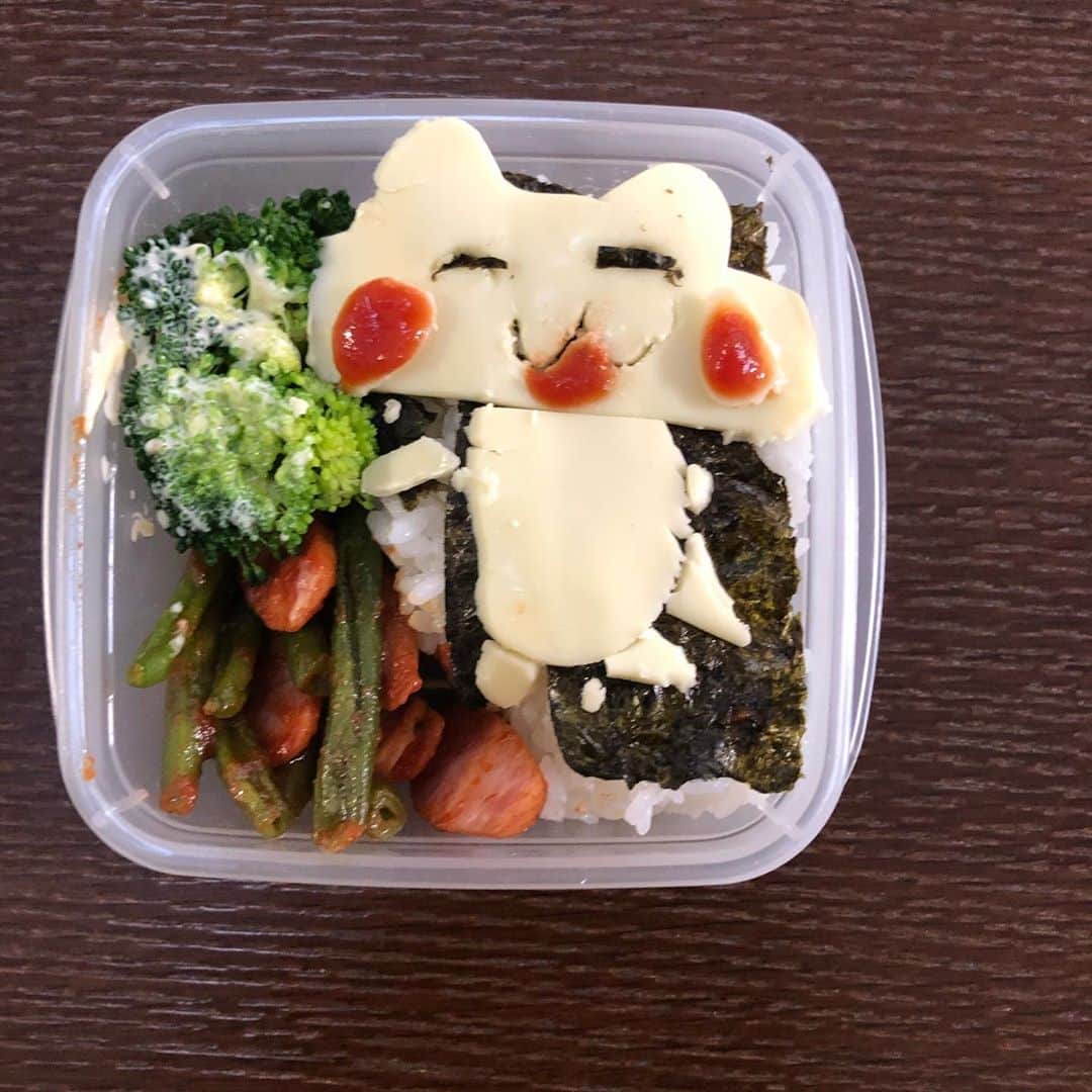 尾関高文さんのインスタグラム写真 - (尾関高文Instagram)「小一の娘がキャラ弁を作ってくれました。初弁当。」11月9日 12時58分 - ojecky