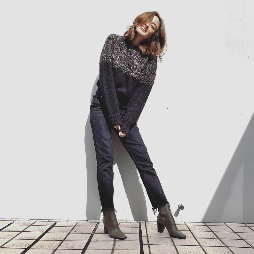 オードリー亜谷香のインスタグラム：「Forget pumpkin spice season, it’s boot season @pierrehardy」