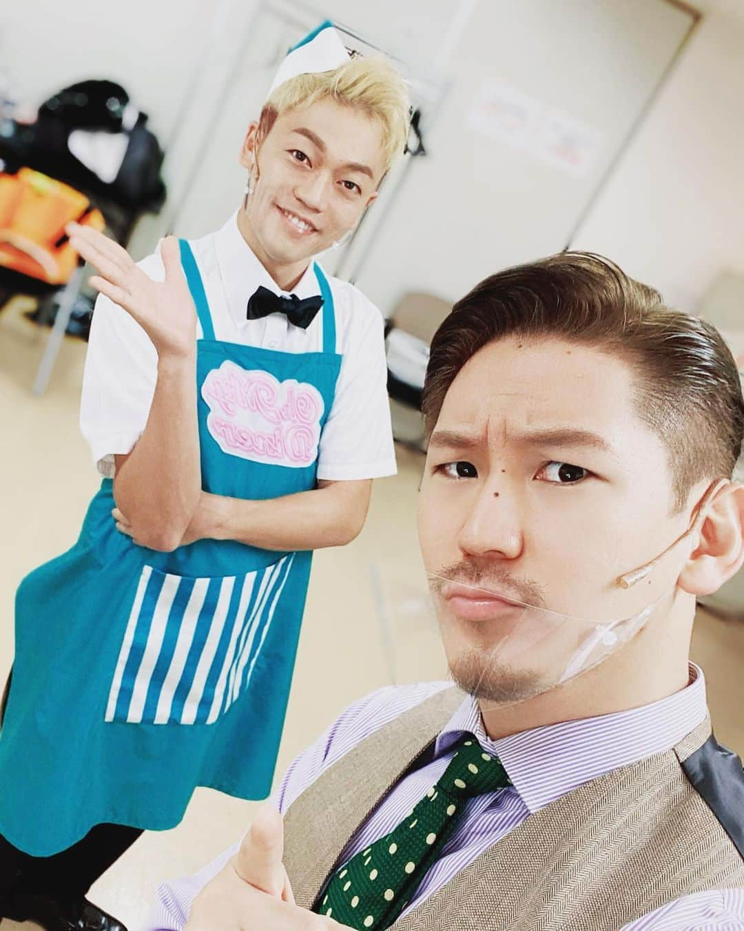 小野田龍之介さんのインスタグラム写真 - (小野田龍之介Instagram)「Oh My Diner🕺🩰💃 先日開幕致しました🎉 劇場に足をお運び下さっている皆様… 応援していただいている皆様… 本当にありがとうございます‼️ カンパニー一同千穐楽まで何卒宜しくお願い致します🌹 ＊ ＊ ＊ #OhMyDiner  #ザック #おばたのお兄さん  #ジョシュア #小野田龍之介」11月9日 13時06分 - ryunosuke_onoda