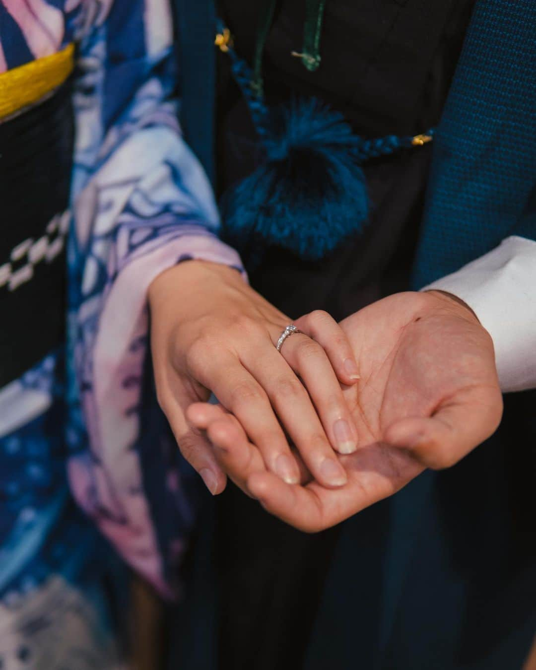 Anji SALZさんのインスタグラム写真 - (Anji SALZInstagram)「Happy Wedding 🥳💓 A month ago I had the honor to take @tricia_yuzu and Jaewoo on a little kimono tour 👘💫 Originally we were planning a casual engagement shoot but then time flew and the tour ended up being on their wedding day 😱🥰❤️💫 It was such a lovely day. Wishing you all the best for your life together 🥳💫  Styling by yours truly 💓  #salztokyo #kimonotour #kimonorental #kimonostyling」11月10日 0時10分 - salztokyo