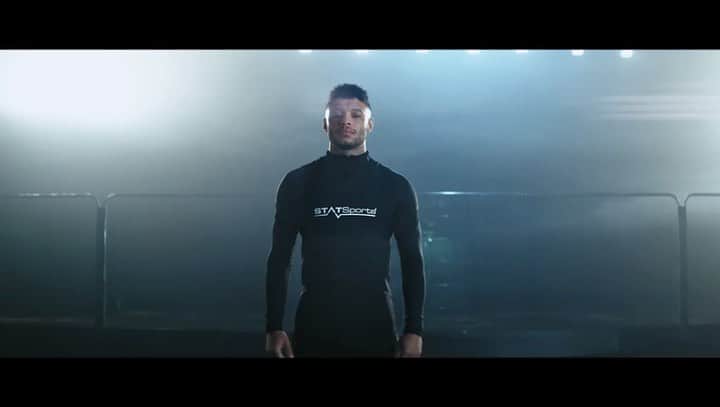 ラヒーム・スターリングのインスタグラム：「What’s the difference between us and you? @statsports is where it starts 📊 Always be improving👊🏽Keep an eye out for me and my guy @chunkz comin soon 😂 #TheDifference」