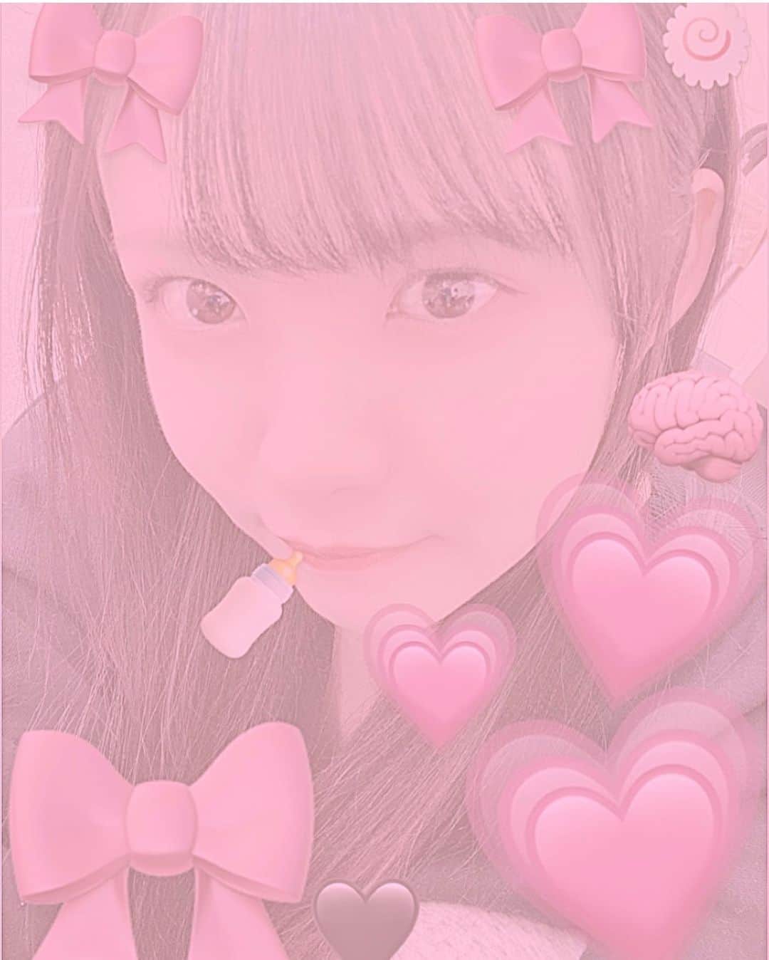 岡本彩夏のインスタグラム：「ぴんく ・ #ピンク #pink #ぴんく #りぼん #自撮り #selfie #jk #いいね #加工 #instagram #followｍe  #ske48 #岡本彩夏」