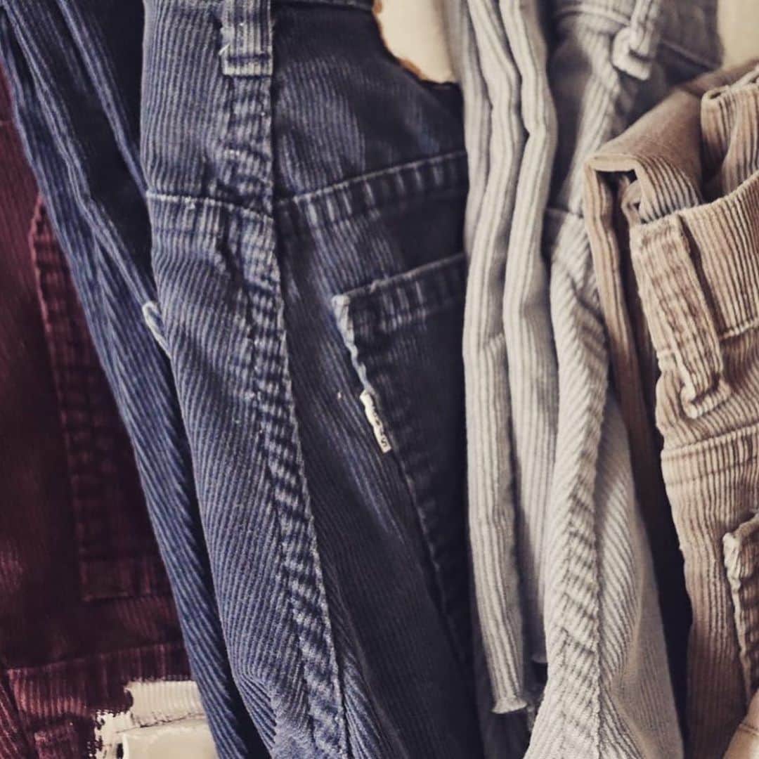 鑑田幸代のインスタグラム：「corduroy slit pants vintage  remake #oldpark #juqui #vintage」
