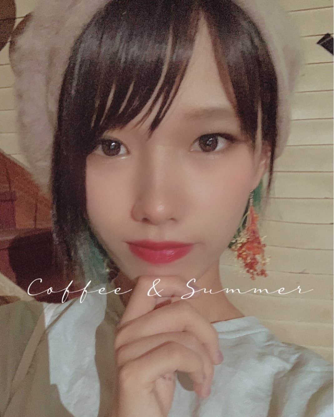 なみなみのインスタグラム：「♪ 先日髪を10センチ以上バッサリ切りました👩🏻‍🦰🦋🍁  今回も @lalmacoreokinawa  の  嶺井さん（ @lalmaminei0403 ）にやってもらいました☺️  こんなに短くしたのは幼稚園以来かな🍼  今日から配信もスタートです☺️」