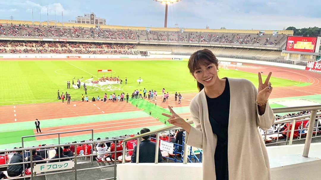 わちみなみのインスタグラム：「#浦和レッズレディース﻿  2020プレナスなでしこリーグ1部 優勝決定おめでとうございます😭✨﻿ ﻿ 森監督2年目でチームがどんどん強くなっていって、優勝を飾るまでの過程が見られて本当によかった☺︎﻿ 圧倒的強さでした！！﻿ (去年の日テレに負けた試合とか思い出して比べると全然違う😢)﻿ ﻿ 和やかなチームの雰囲気はいつも見ていてほっこりします☺︎✨✨﻿ これからも応援し続けます✨✨﻿ インタビューが楽しみですっ！！﻿ ﻿ なでしこリーグのことをあまり詳しくなかったわたしがこんなに楽しく女子のサッカーを応援できるなんて😆レッズレディースのおかげです。﻿ ﻿ はやいですがWEリーグでの活躍も﻿ さらに楽しみになりました🔥﻿ ﻿ #なでしこリーグ　#浦和レッズレディース﻿ ﻿ #皆さんと一緒に撮りたかったので」