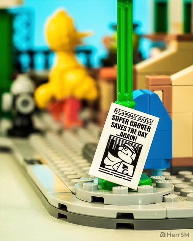 LEGOさんのインスタグラム写真 - (LEGOInstagram)「Building friendships since 1969 ❤️  📸 by @herrsm from @stuckinplastic  #LEGO #SesameStreet #CookieMonster #LEGOIdeas」11月9日 23時00分 - lego