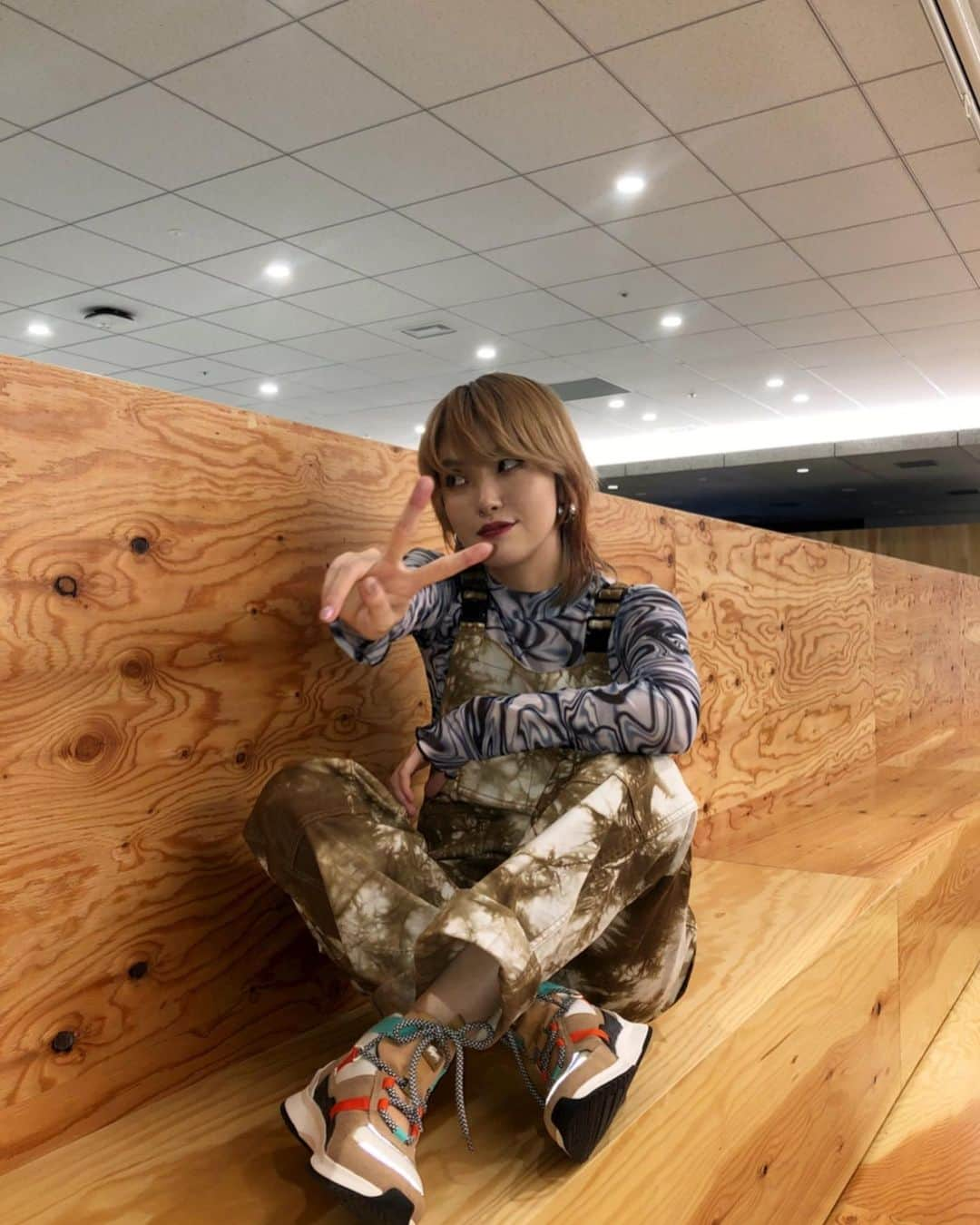 Lil’Fang さんのインスタグラム写真 - (Lil’Fang Instagram)「昨日の生配信衣装﻿ ﻿ ﻿ @mk_shimizu さんらぶ🥰﻿ 美容師さん一緒だとゆう新事実ww﻿ ﻿ んで最後絶対笑っちゃうよね」11月9日 23時00分 - lilfang_faky