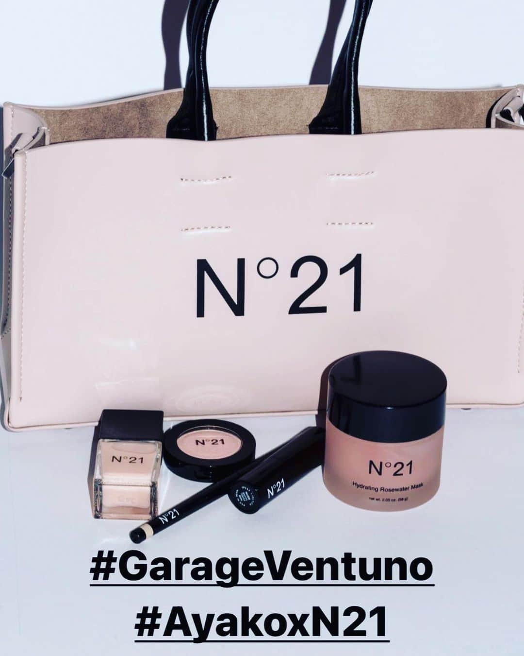 アディクションのインスタグラム：「Ayako x N21  Nude Collection  At Garage Ventuno pop up store !!  @hankyumode   @numeroventuno @alessandrodellacqua  #N21 #garageventuno #AyakoxN21 #N21Beaury」