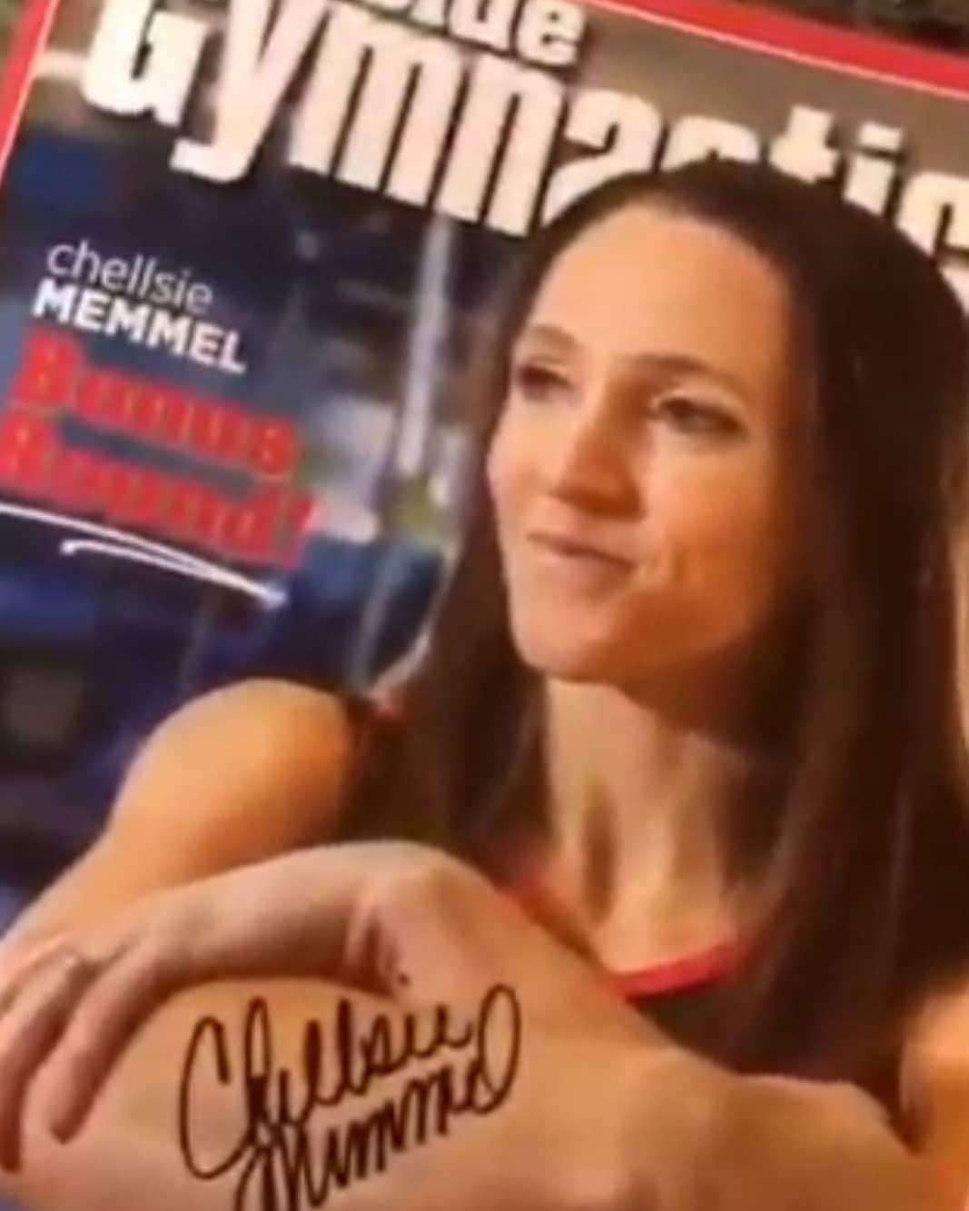 のインスタグラム：「➡️ Subscribe to Inside Gymnastics magazine for 3 years and you'll receive a Chellsie autographed issue FREE!!! See Link in Bio !!! *While Supplies Last* ⬅️  #mondaymotivation 💜❤  Photos by Scott Curty  #insidegymnastics #magazine #bettertogether #picoftheday📷 #pictureperfect #instagood #instadaily #gymnast #gymnastics #chellsiechallenge #chellsiesadultgymnasticsjourney #chellyeah #amazing #beautiful #champion #athlete #rockstar」