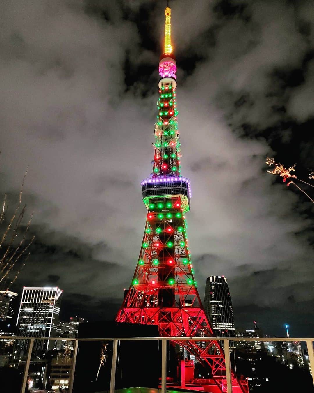 DJ KOOさんのインスタグラム写真 - (DJ KOOInstagram)「東京タワー！！ひと足早いクリスマスライトアップ！！あわてんぼうのサンタクロース🎄🎅🎁✨クリスマスまえーにやってきた！！   #東京タワーライトアップ #クリスマス   #DJKOO」11月9日 23時19分 - dj_koo1019