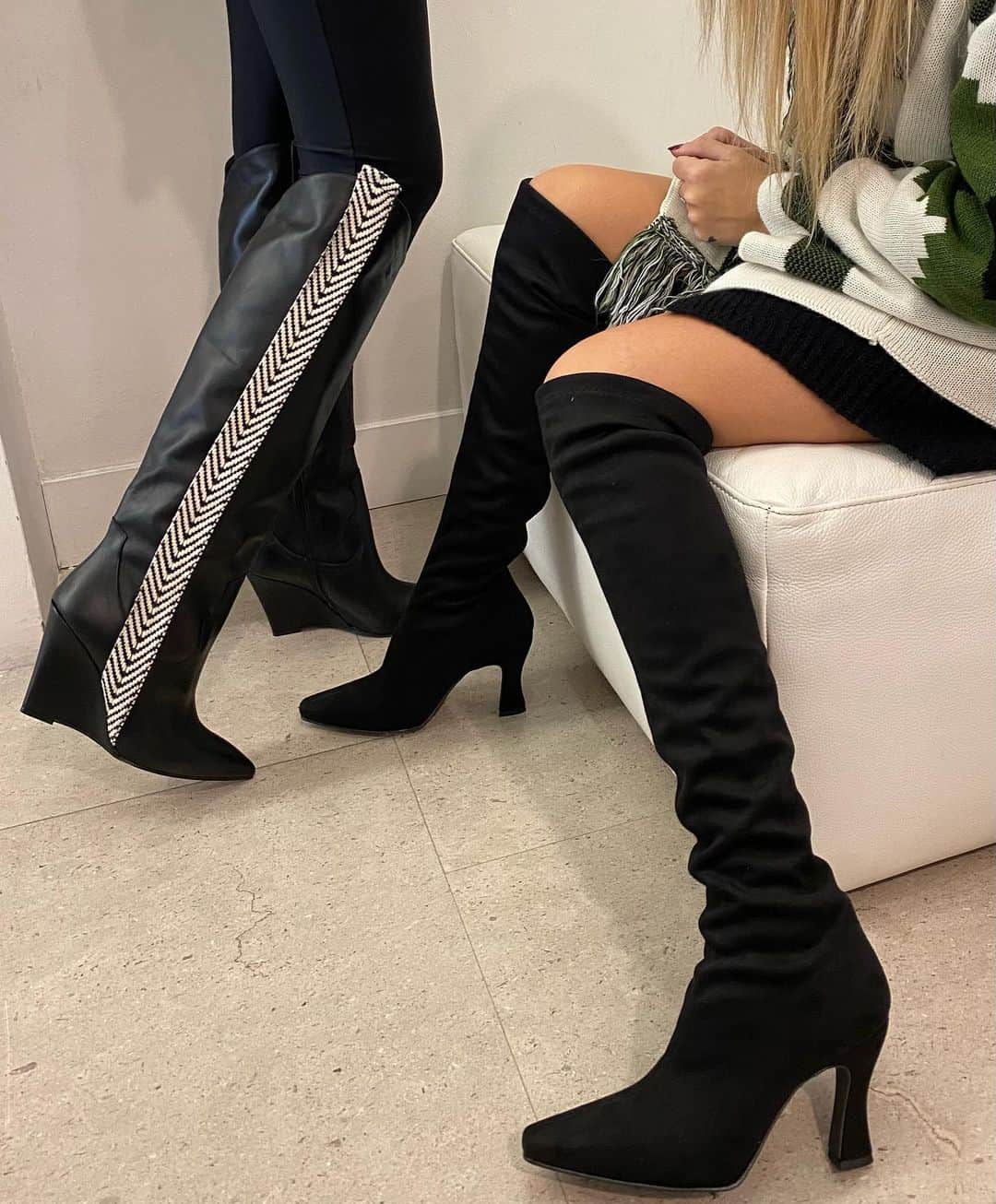 イズロさんのインスタグラム写真 - (イズロInstagram)「#islo #isabellalorusso #isloshoes #shoes #boots #heels #tacchi #dettagli #details #fashion #style #moda #colore #musthave #shoppingonline #shoponline #madeinitaly #staytuned #milva」11月9日 23時42分 - islo_isabellalorusso