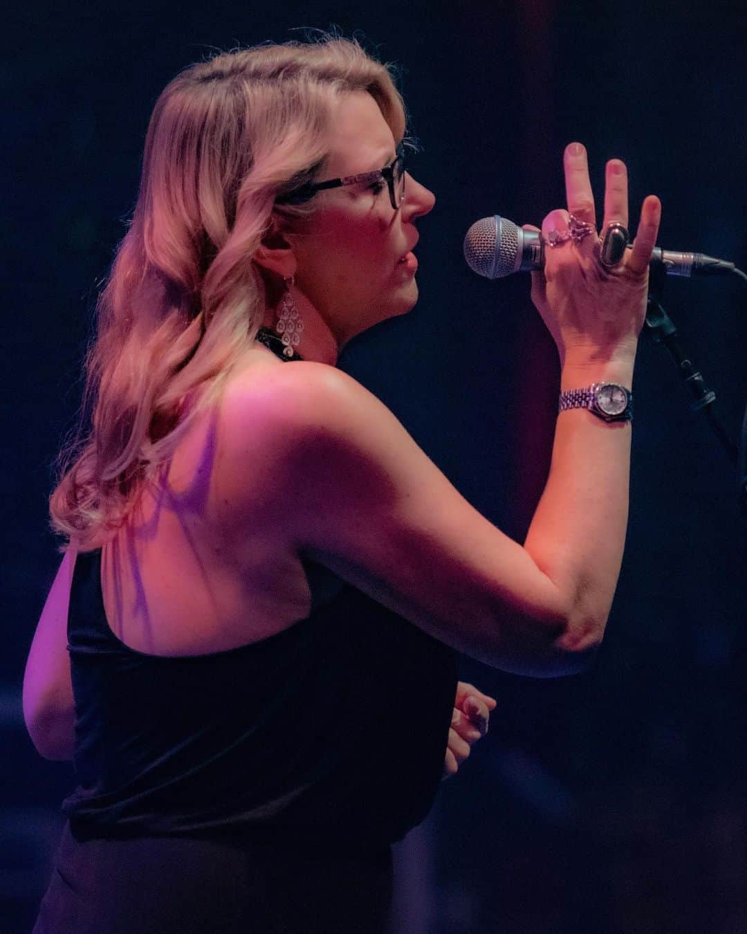 テデスキ・トラックス・バンドのインスタグラム：「Happy birthday to Susan Tedeschi, the shining, brilliant star at the center of our universe. We love you and appreciate you so much!」
