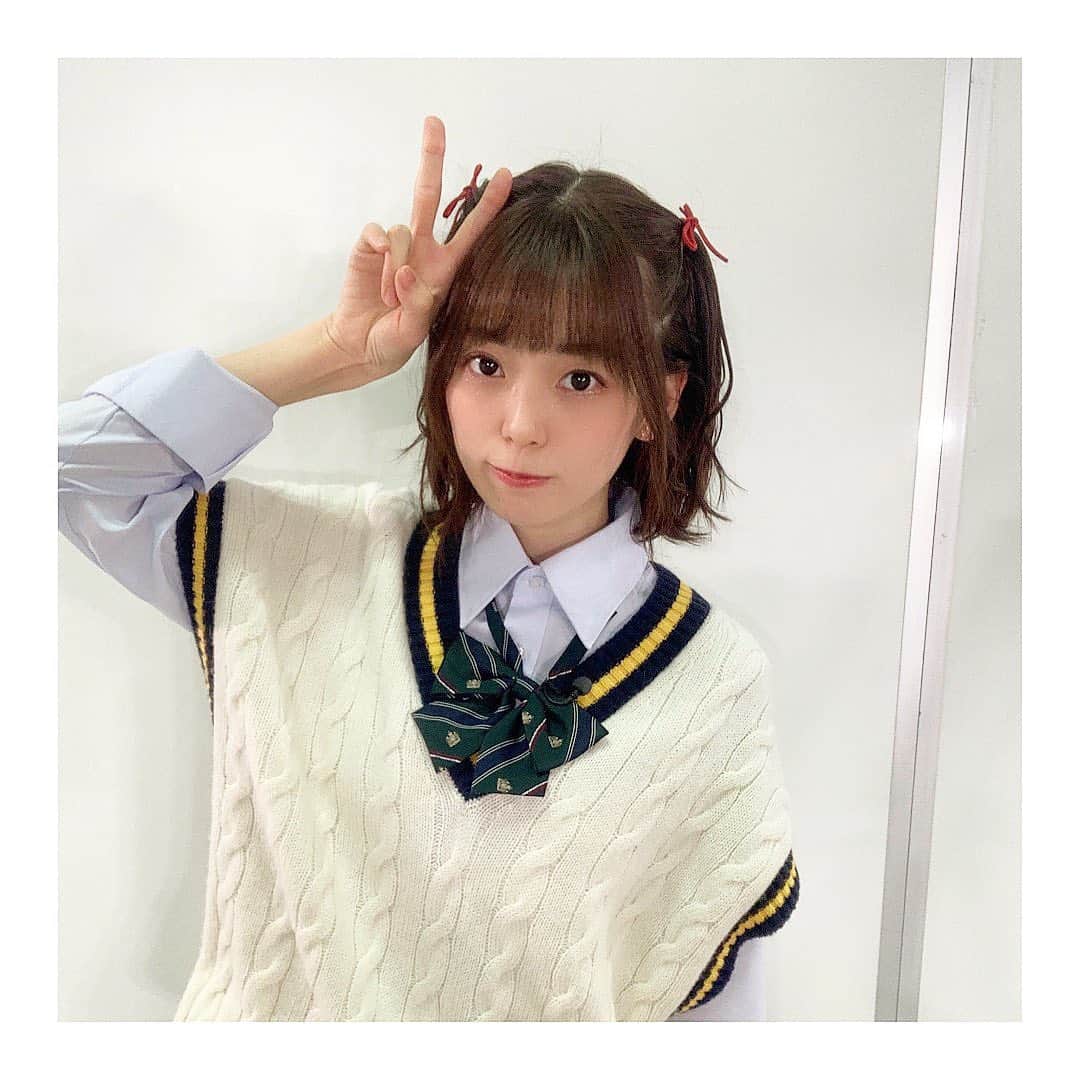 のインスタグラム：「ピース✌️ #ラストアイドル #ラストアイドル2期生アンダー #白石真菜 #しーまな #制服 #jk #ハーフツイン #ヘアアレンジ #ショート #ショートヘア #ショートボブ」