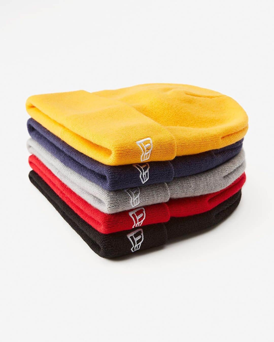 ニューエラ・キャップのインスタグラム：「New colors and styles to choose from, there’s a knit perfect for your winter season at neweracap.com . Link in bio to get yours!」