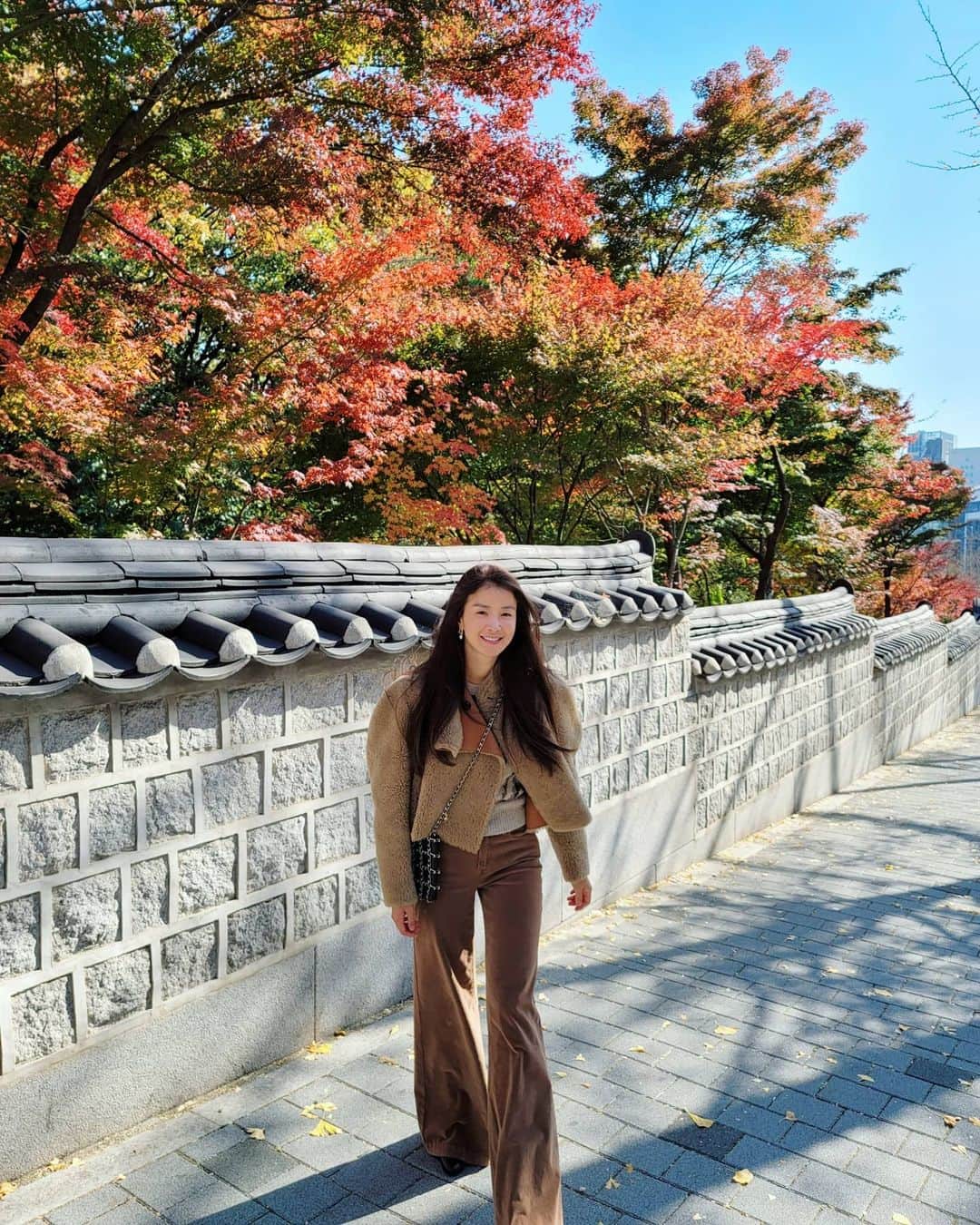 イ・シヨンさんのインスタグラム写真 - (イ・シヨンInstagram)「가을인가.겨울인가🙃」11月9日 15時48分 - leesiyoung38