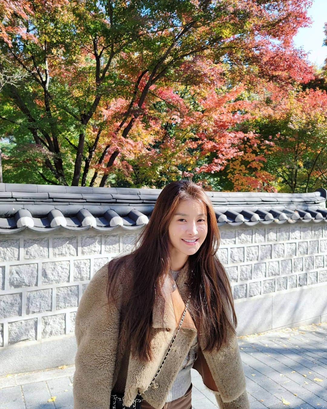 イ・シヨンさんのインスタグラム写真 - (イ・シヨンInstagram)「가을인가.겨울인가🙃」11月9日 15時48分 - leesiyoung38