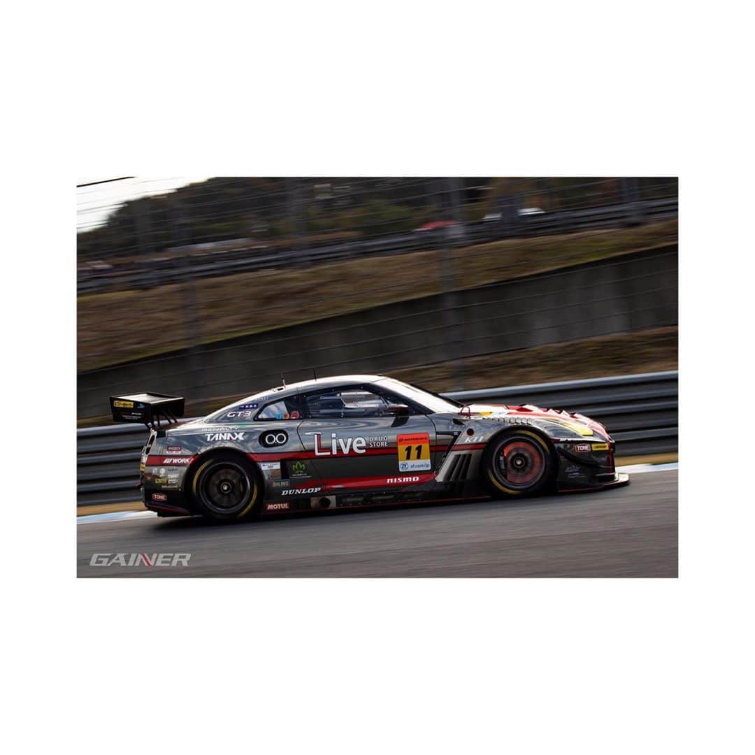 平中克幸のインスタグラム：「. SUPER GT第7戦ツインリンクもてぎ . . . 決勝はSCのタイミングや最後は接触して しまい9位となってしまいました。 . . なんとか5位までは追い上げていたのに 申し訳ない気持ちです。 . . 次戦までに気持ちを切り替えて臨みたいと思います。 . . . 応援有り難う御座いました。 . . . #supergt #gainer #tanax #gtr #nissan #nismo #koshidoracing #ficata #でちゃう #アリア #制動屋 #bigdaddygraphics #gt300 #eyevol #monocolle」