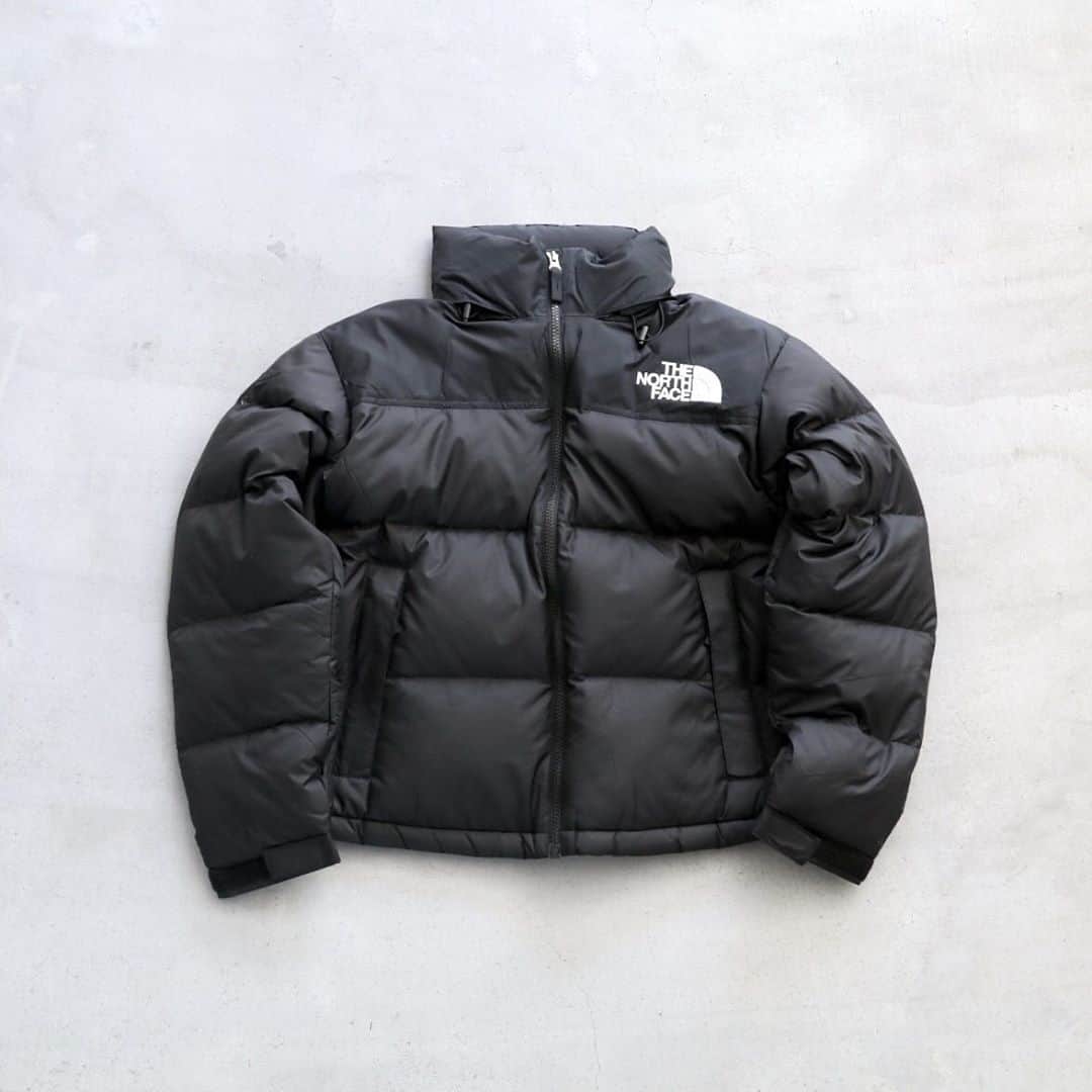 wonder_mountain_irieさんのインスタグラム写真 - (wonder_mountain_irieInstagram)「［ #wm_ladies ］ THE NORTH FACE / ザ ノース フェイス “Short Nuptse Jacket” ￥35,200- _ 〈online store / @digital_mountain〉 https://www.digital-mountain.net/shopbrand/thenorthfacewomen/ _ 【オンラインストア#DigitalMountain へのご注文】 *24時間受付 *15時までのご注文で即日発送 * 1万円以上ご購入で送料無料 tel：084-973-8204 _ #THENORTHFACE #ザノースフェイス #ノースフェイス #TNF #NuptseJacket _ We can send your order overseas. Accepted payment method is by PayPal or credit card only. (AMEX is not accepted)  Ordering procedure details can be found here. >>http://www.digital-mountain.net/html/page56.html  _ 本店：#WonderMountain  blog>> http://wm.digital-mountain.info _ 〒720-0044  広島県福山市笠岡町4-18  JR 「#福山駅」より徒歩10分 #ワンダーマウンテン #japan #hiroshima #福山 #福山市 #尾道 #倉敷 #鞆の浦 近く _ 系列店：@hacbywondermountain _」11月9日 16時35分 - wonder_mountain_
