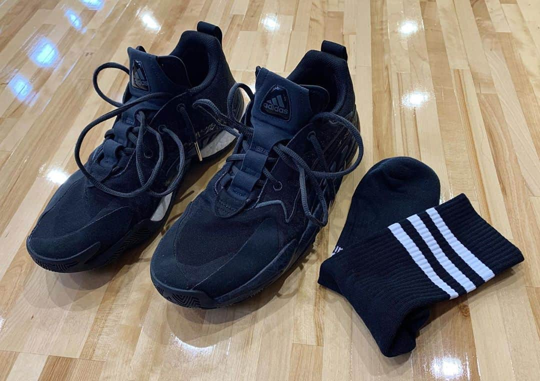 石田剛規のインスタグラム：「CRAZY BYW 2.0 #adidastokyo   練習の過程で5対5をやりたい時に、 コーチが合流をしていたここ2週間程。  ボールハンドリングやシュートタッチに不安を抱え、時折身体が悲鳴をあげつつも、大きな怪我なく乗り切りました。楽しかった。笑  そろそろ外国籍選手の合流もはじまるので、出番は少なくなりそう。とはいえ身体を鍛えるのは忘れないようにします。」