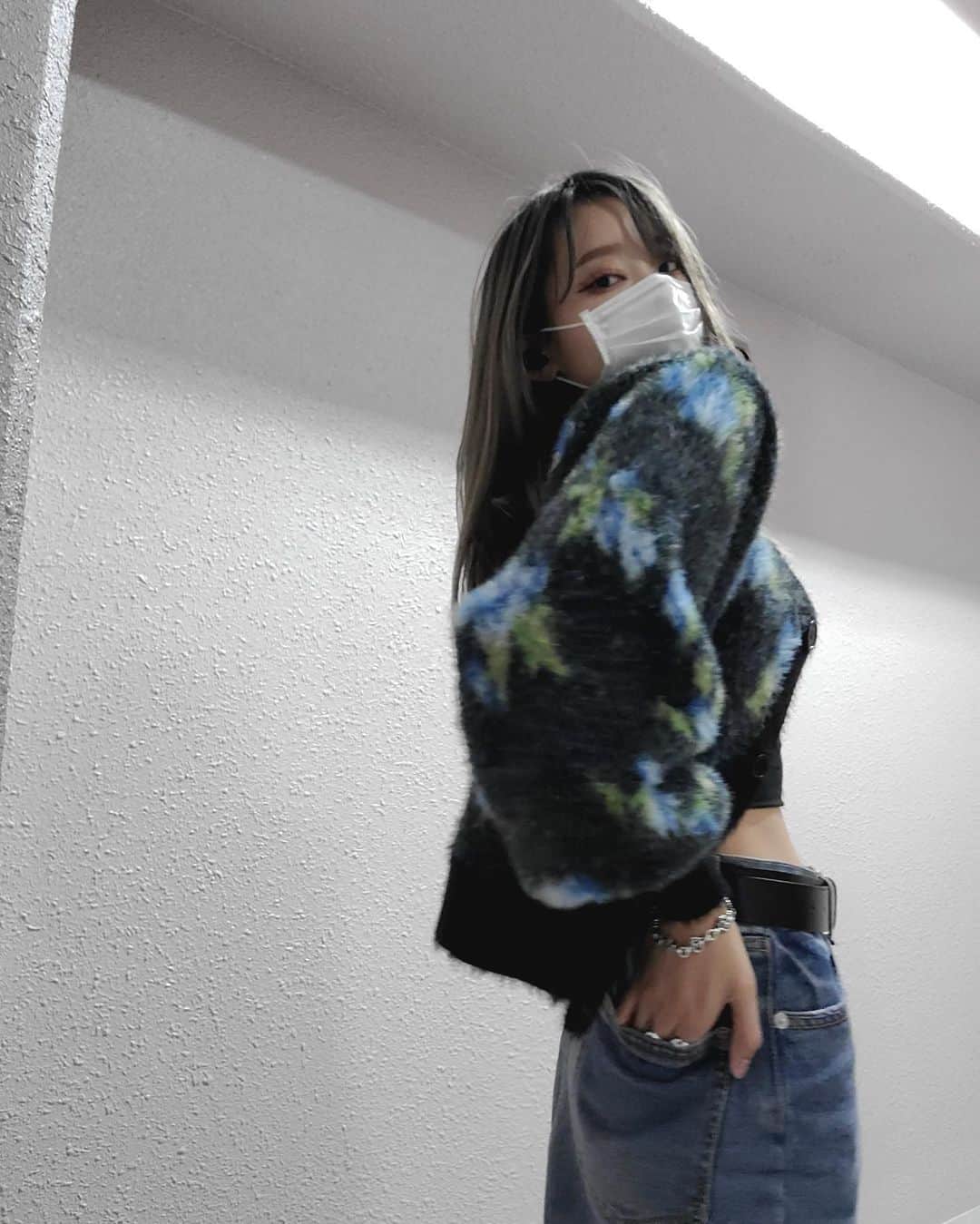 mam（まむ）のインスタグラム：「あれ、マスクしてる写真珍しくない？？ #mam_ootd」