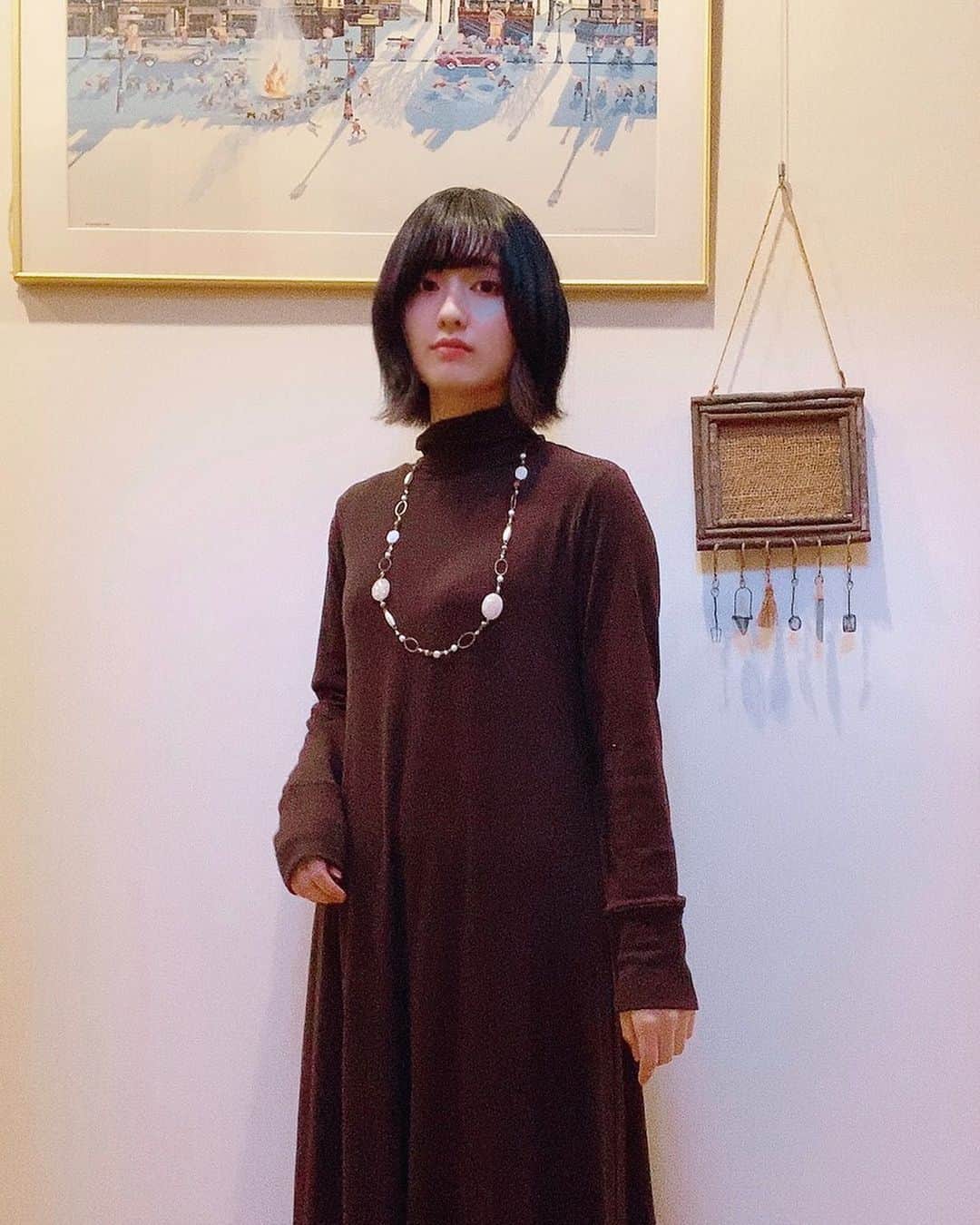 塩見珠希さんのインスタグラム写真 - (塩見珠希Instagram)「最近ブラウンの衣類が好みです🍁 #秋ワンピース #ブラウンコーデ #nanouniverse」11月9日 16時53分 - _shiomi6