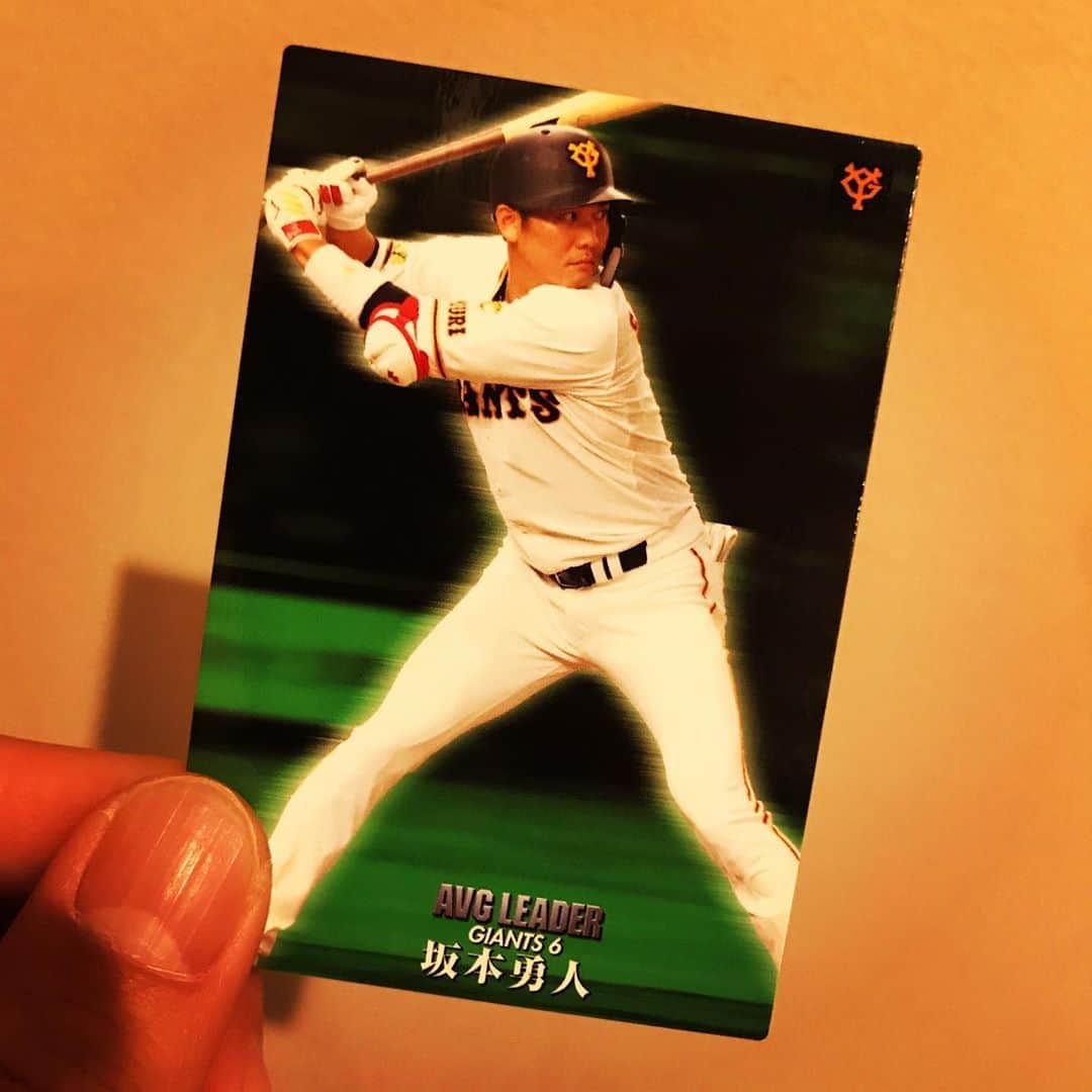 佐藤隆太のインスタグラム：「坂本勇人選手、31歳という若さでの 2000本安打の大記録達成、本当におめでとうございます！  今日は朝から目頭が熱くなる記事を見つけました。  『巨人・坂本、亡き友の闘病支えた１４４７安打＆天へ届けた５５３安打！』 https://news.yahoo.co.jp/articles/8270302641b6aa69a174090216007edde4ba3c24  野球好きではない方も、お時間がありましたら是非読んでみて下さい。  #苦しいこと辛いこと悲しいこと色々あるけど #野球っていいな #スポーツっていいな」