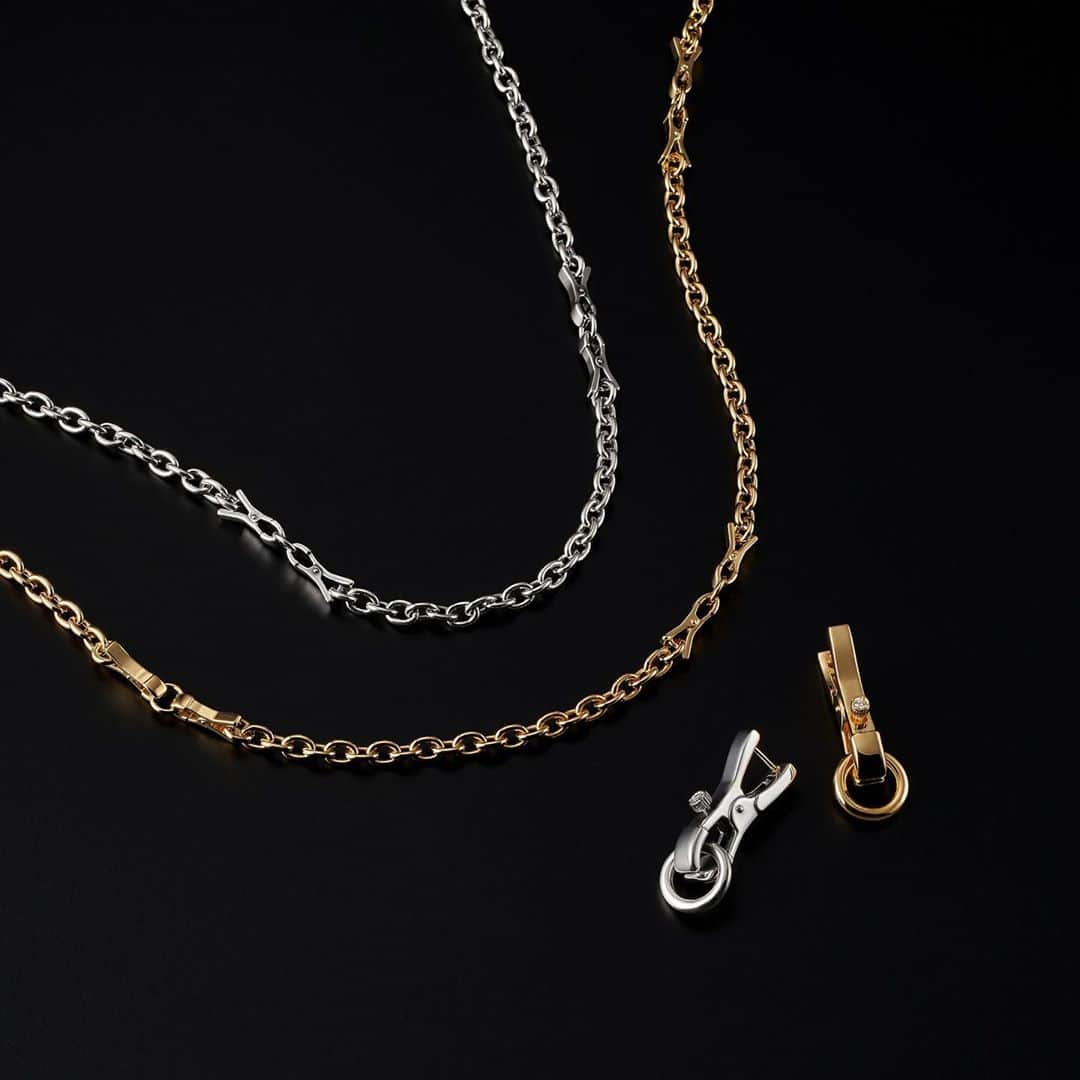 ジャスティンデイビスのインスタグラム：「2020 AW COLLECTION   “ROCK LOBSTER” Necklace ⠀ “ROCK LOBSTER” Earring ⠀ SMのニップルクリップをモチーフにしたチェーンタイプの ロックロブスターネックレスとピアス ピアスはバネ式で装着しやすいスタイル  #justindavis  #ジャスティンデイビス」