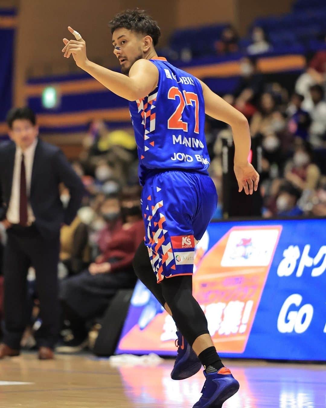 眞庭城聖のインスタグラム：「連勝はストップしたけど、リーグ記録に並ぶホーム20連勝した事は誇りに思います！ またこれから共に積み上げていきましょう🙌  #茨城ロボッツ　#bleague  #basketball  #family  #27」