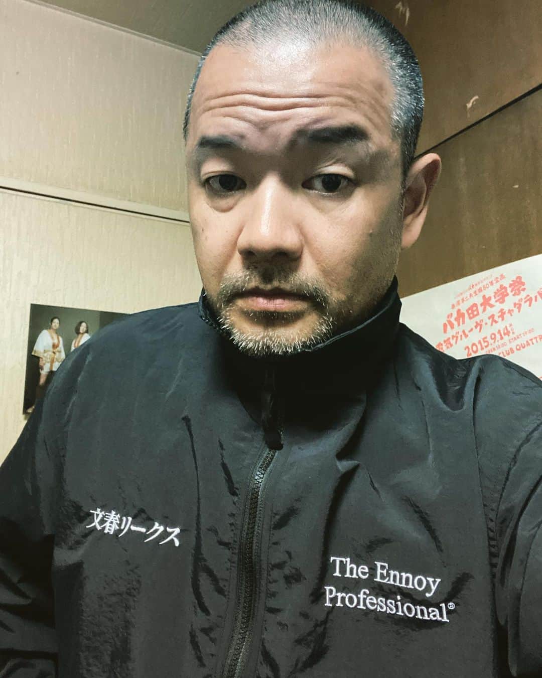 大根仁のインスタグラム：「スタイリスト私物先輩からシャカシャカスペシャル届いたー。先輩曰く「第一次団体幹部。引退しながら糸を引く、殺されないタイプ」とのことw #stylistshibutsu」