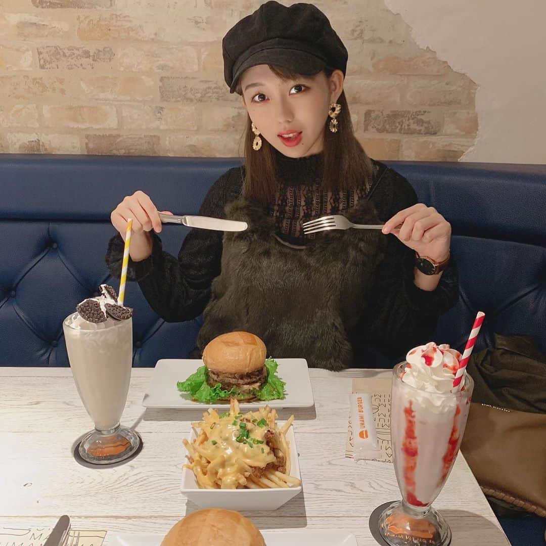 澤田桃佳さんのインスタグラム写真 - (澤田桃佳Instagram)「🍔🍔🍔 うまみ〜〜〜〜 . . . . . #umamiburger #burger #ハンバーガー　#tokyo #japan #シェイク　#いちご　#オレオ　#トリュフ」11月9日 18時18分 - sawadamomoka