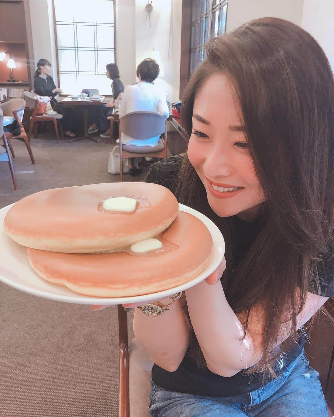 ライ・チャンさんのインスタグラム写真 - (ライ・チャンInstagram)「ここもう一回行きたいな🥞っ . ・銀座ウエスト 青山ガーデン 東京都港区南青山1-22-10 青山一丁目 / 外苑前 / 六本木 / 乃木坂 0334031818 11:00~20:00 . #ライチャン#Tarzan#たーとれ女子部#ライチャンスタイル」11月9日 18時12分 - laichan.official