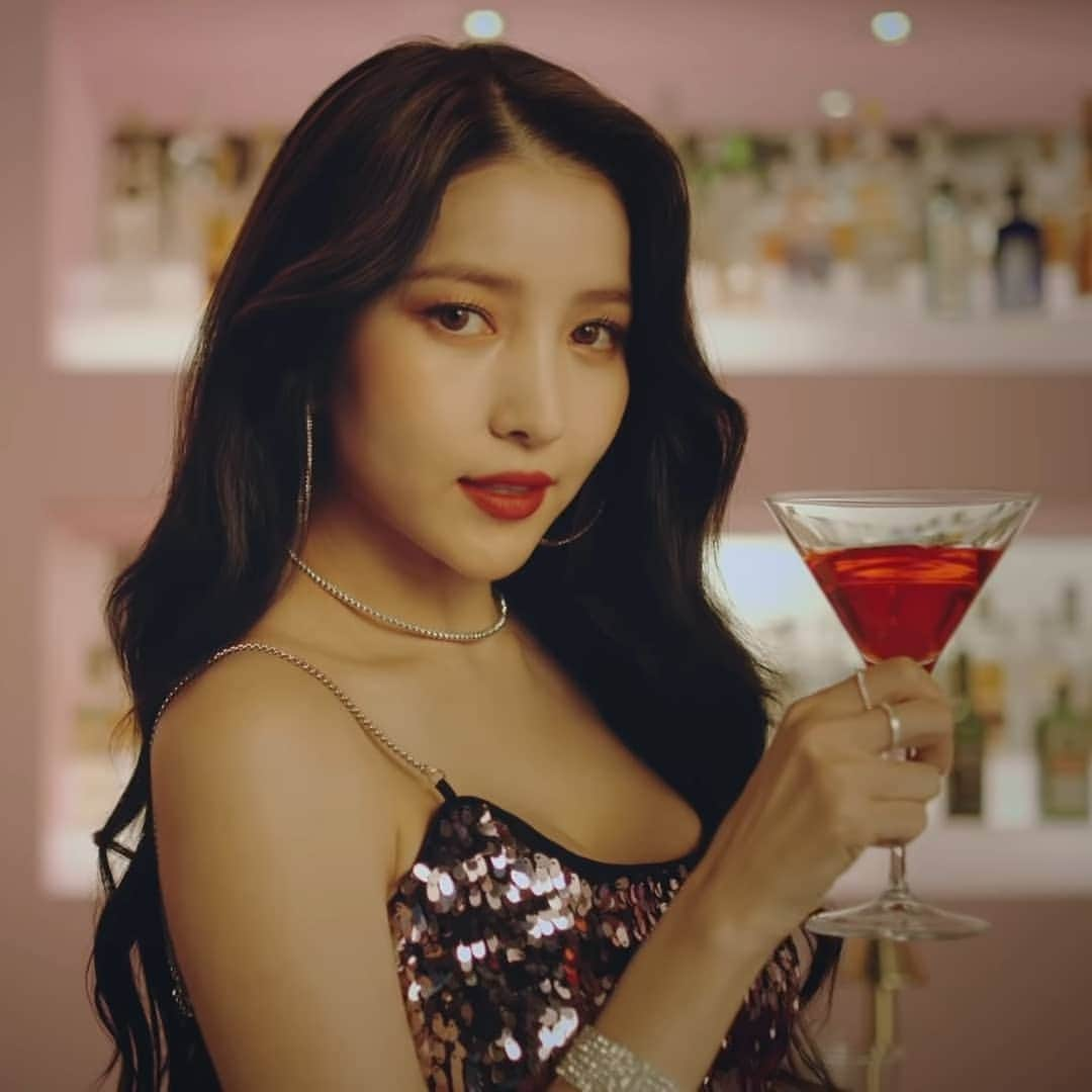 ソウォンさんのインスタグラム写真 - (ソウォンInstagram)「201109 ; "MAGO" official MV Screencaps #여자친구 #소원 #GFRIEND #SOWON — >>> WATCH AND STREAM THE MUSIC VIDEO. THE LINK CAN BE FOUND ON NY BIO AND INSTASTORY」11月9日 18時15分 - sowonation