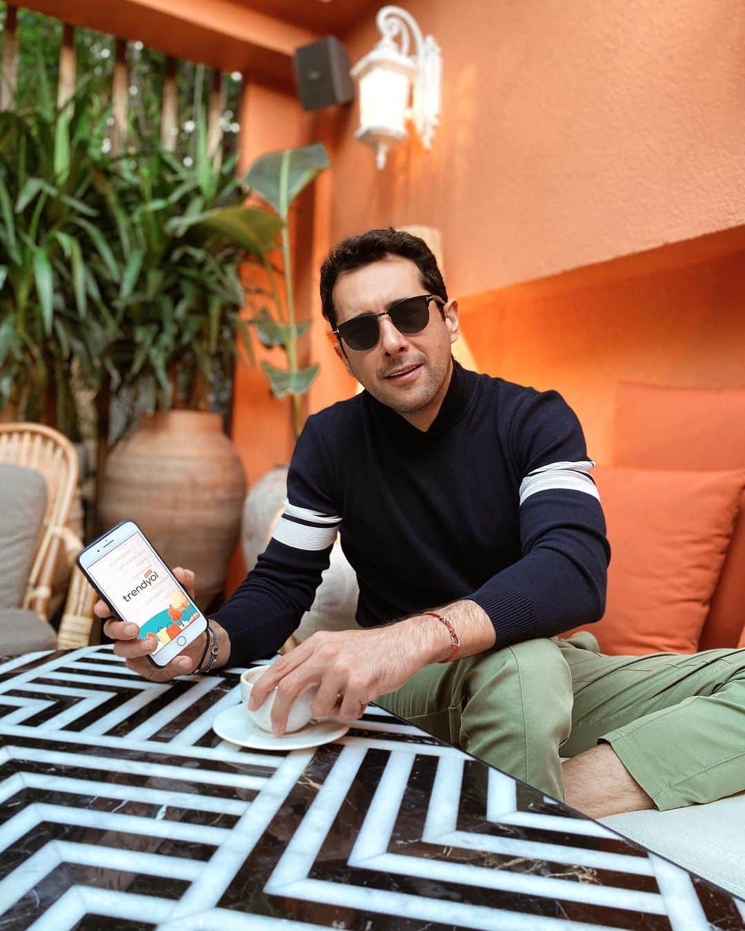 Sezgin YILMAZのインスタグラム：「Kahveler içildiyse, keyifleri daha da yerine getirecek süper bir haberle karşınızdayım! Trendyol 9-10-11-12 Kasım süper indirim günleri başladı, kaçırmayın!🚀 Ee bir kahve? ;)」