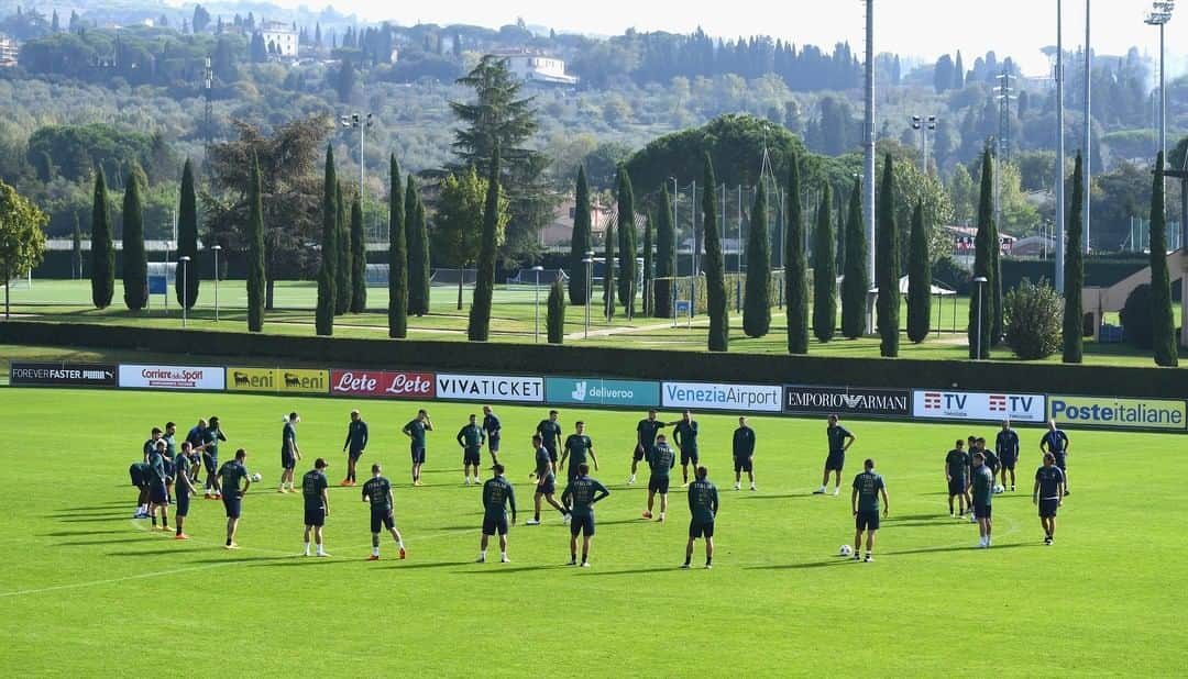 サッカーイタリア代表さんのインスタグラム写真 - (サッカーイタリア代表Instagram)「#Nazionale 🇮🇹 #Mancini convoca anche #Bastoni, #Ferrari e #Zaccagni. Alle 16 primo allenamento . La notizia 👉 www.figc.it . In seguito ad alcune defezioni, il CT ha convocato altri tre calciatori: il difensore dell’Inter lascia l’#Under21 . . #VivoAzzurro   #Azzurri 🇮🇹 #Mancini calls up #Bastoni, #Ferrari and #Zaccagni. Team to hold first training session at 16:00 CET . More at 👉 www.figc.it/en . Due to the injuries sustained by Ogbonna and Romagnoli, the Head Coach has bolstered his squad ahead of Wednesday’s friendly against #Estonia . . #VivoAzzurro」11月9日 18時16分 - azzurri