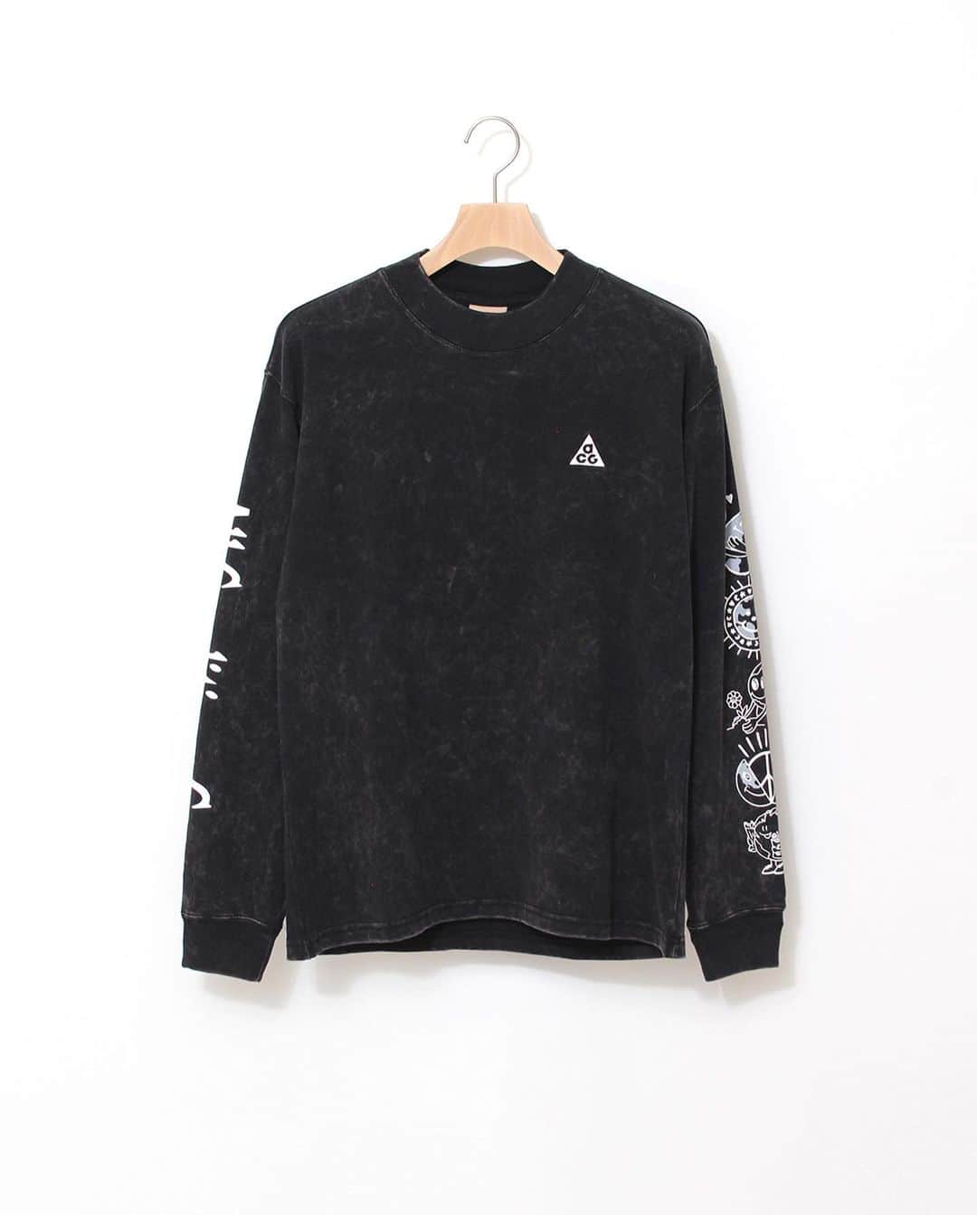のインスタグラム：「2020 .11 .12 (thu) in store  ■NIKE NRG ACG EARTH L/S TEE COLOR : BLACK ,DEEP BURGUNDY SIZE : S - XL PRICE : ¥4,500 (+TAX)  #a_and_s #NIKE #ACG #AllConditionsGear #OREGON #SMITHROCK #SMITHROCKSTATEPARK #MOVETOZERO #SUSTAINABLE #SUSTAINABILITY」