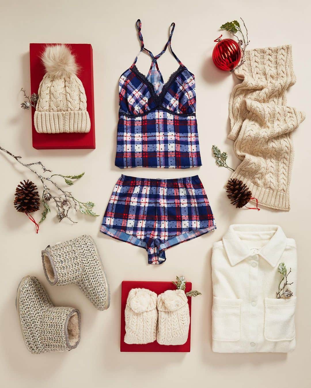 のインスタグラム：「The cosy pick me ups we all NEED right now! 😍✨ *Adds to christmas list immediately* Tap to shop 🔎 Hat: 255905 Slippers: 727467 Socks: 297882 Shacket: 773195 Scarf: 271540 Cami Set: 257392 #nextwomenswear #merryeverything」