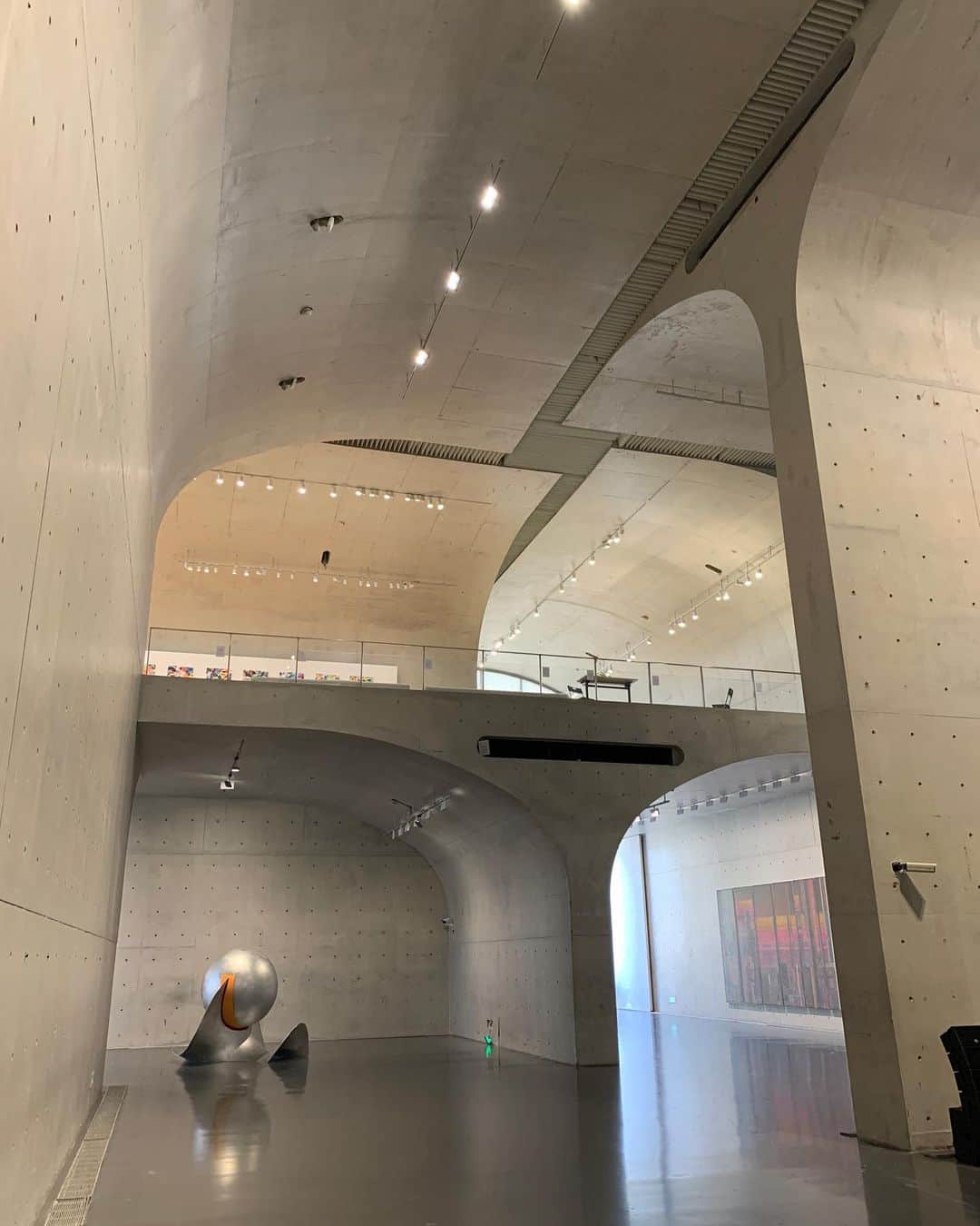 松山智一のインスタグラム：「So happy to be present installing work after quarantine @thelongmuseum  “Accountable Nature “ My Solo Exhibition at the  Long Museum, Shanghai Starts in 3 days , Nov 12th  上海は、龍美術館個展「Accoutable Nature」3日後、11/12日より開催。現場設営スタート✊🏻」