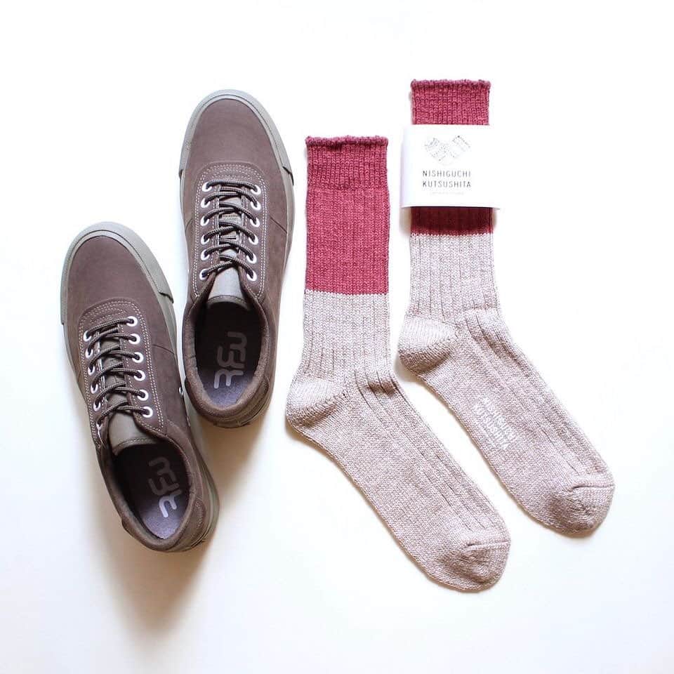 のインスタグラム：「【TODAY'S PICKUP】  NISHIGUCHI KUTSUSHITA  先日新入荷したソックスブランド NISHIGUCHI KUTSUSHITA  ナチュラルで優しい風合いと肌触りが魅力的です。 コーディネートにも馴染みやすく、こちらはウールとコットンの混紡素材で履き込むことにより、より柔らかさがますソックスです。  今季新作のKOPPE 2 LO MOLEのくすみカラーとの相性も◎  www.rfwtokyo.com @rfwtokyo  @nishiguchikutsushita   #rfw #rfwtokyo #rhythmfootwear #sneaker #sneakers #kicks #instashoes #instakicks #sneakerhead #sneakerheads #nicekicks #sneakerfreak #kickstagram #2020aw #autum #winter #tokyo #shibuya #東京 #渋谷 #rpm #rhythmprimarymarket #西口靴下 #nishiguchikutsushita #socks #奈良 #nara #new」