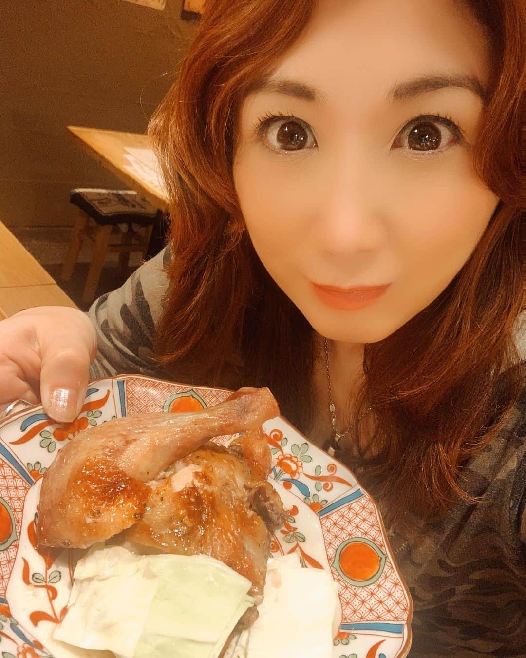 桜花由美さんのインスタグラム写真 - (桜花由美Instagram)「石垣島1日目！  知り合いに紹介してもらった『石垣島MARUYAKI』さんに行ってきました！  知り合いが連絡を入れてくれていたおかげでお店の人と仲良くお話しさせてもらって楽しい夜を過ごさせていただきさた！  飲んだくれたー！  ハブ酒ヤバイっ！ 美味しい！  料理もむちゃくちゃ美味しくて、石垣島にいる間にもう一回行きたいお店です♪  明日は晴れますように。  #wavepro ‪#プロレスラー ‬ ‪#女子プロレス‬ ‪#prowrestling‬ ‪#プロレスリングwave‬ #波ヲタ全員集合  #桜花由美 #波ヲタ #愛犬 #愛犬との暮らし  #犬  #犬のいる暮らし  #犬なしでは生きていけません会  #犬バカ #トイプードル  #トイプードルカフェオレ  #mixchannel  #mixchannel公認ライバー #ミクチャ  #ミクチャ動画 #youtube  #youtubechannel #ozアカデミー #正危軍  #歌舞伎町ちゃんす  #歌舞伎町女子プロレスバーちゃんす #ボスマミ #石垣島 #石垣島maruyaki  #ハブ酒」11月10日 0時20分 - ohkayumi