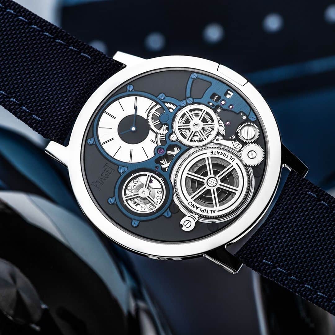 ピアジェさんのインスタグラム写真 - (ピアジェInstagram)「Each component in the #PiagetAlitplano Ultimate Concept watch had to be 𝒓𝒆𝒕𝒉𝒐𝒖𝒈𝒉𝒕 to achieve a watch of 2mm thinness, including how to indicate the time. The hour indicator is set off-centred and beneath the bridge, 𝒃𝒓𝒆𝒂𝒌𝒊𝒏𝒈 the 𝒄𝒐𝒏𝒗𝒆𝒏𝒕𝒊𝒐𝒏𝒔 of watchmaking. - #Piaget #PiagetWatches #UltraThinWatch #WatchMaking @watchonista」11月9日 19時00分 - piaget