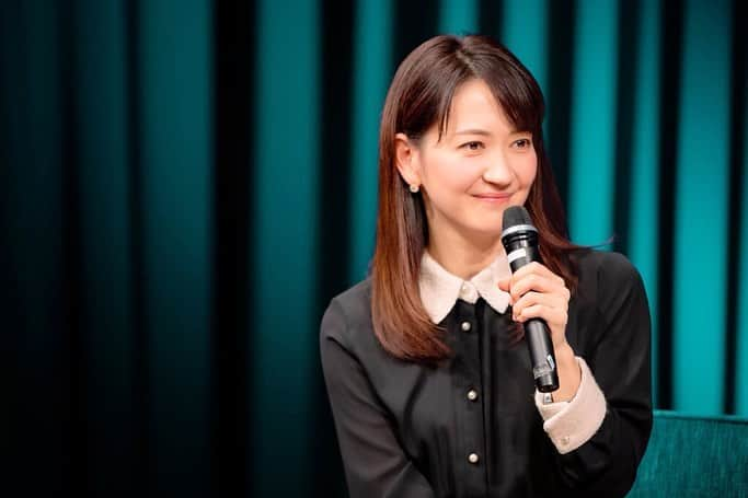 小倉星羅のインスタグラム：「最近、たくさん仕事をいただき本当にありがたい。  事務所にも入っていない私ですが、フリーランスになる前には思ってもみないような機会をたくさんいただき、チバテレで再び局アナウンサーをさせてもらった4年間が成長させてくれ、話す仕事が改めて好きだなとつくづく思っています。  ただ、気がついたこと。 話に熱が入ると、身振り手振りリアクションが大きいらしい。笑 うるさくてごめんなさい。😂  #講演会 #トークショー #野球談義 #パラキャリアナウンサー」