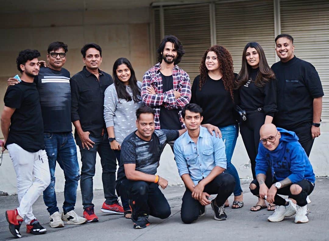 シャーヒド・カプールのインスタグラム：「Can’t do it without em .. @aalimhakim @theanisha @vaishnavpraveen @michellecordo @zena.kotwal @parmar.parth.372 @parvez_pzee @galdwin_james @mahendra.kanojia @shahrukhshaikh9519」