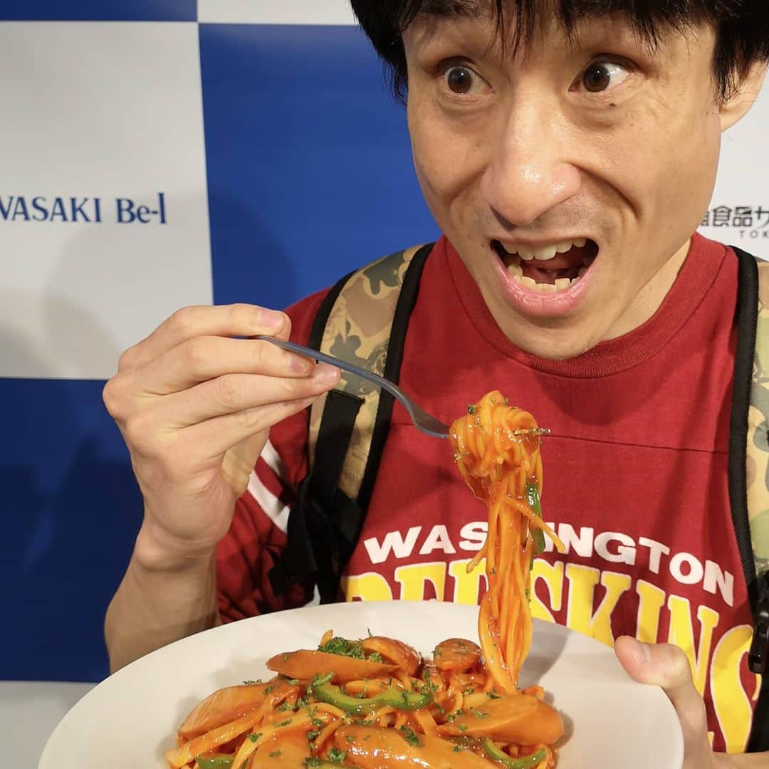 のインスタグラム：「新しい『なだぎちゃんねる』の動画アップしました。。 おっさんの孤独めし🍚 ブツブツ話しながらご飯食べてる動画です、、😅 ちなみに、ナポリタンではない https://youtu.be/F18_hnrZRi8」