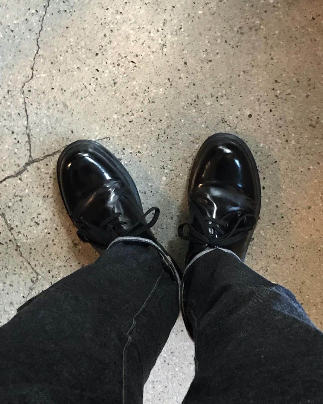 チュ・ウジェさんのインスタグラム写真 - (チュ・ウジェInstagram)「이제 우리집 신발장 한 번씩은 놀러왔다 간 기분일 듯 😅」11月9日 19時47分 - ophen28