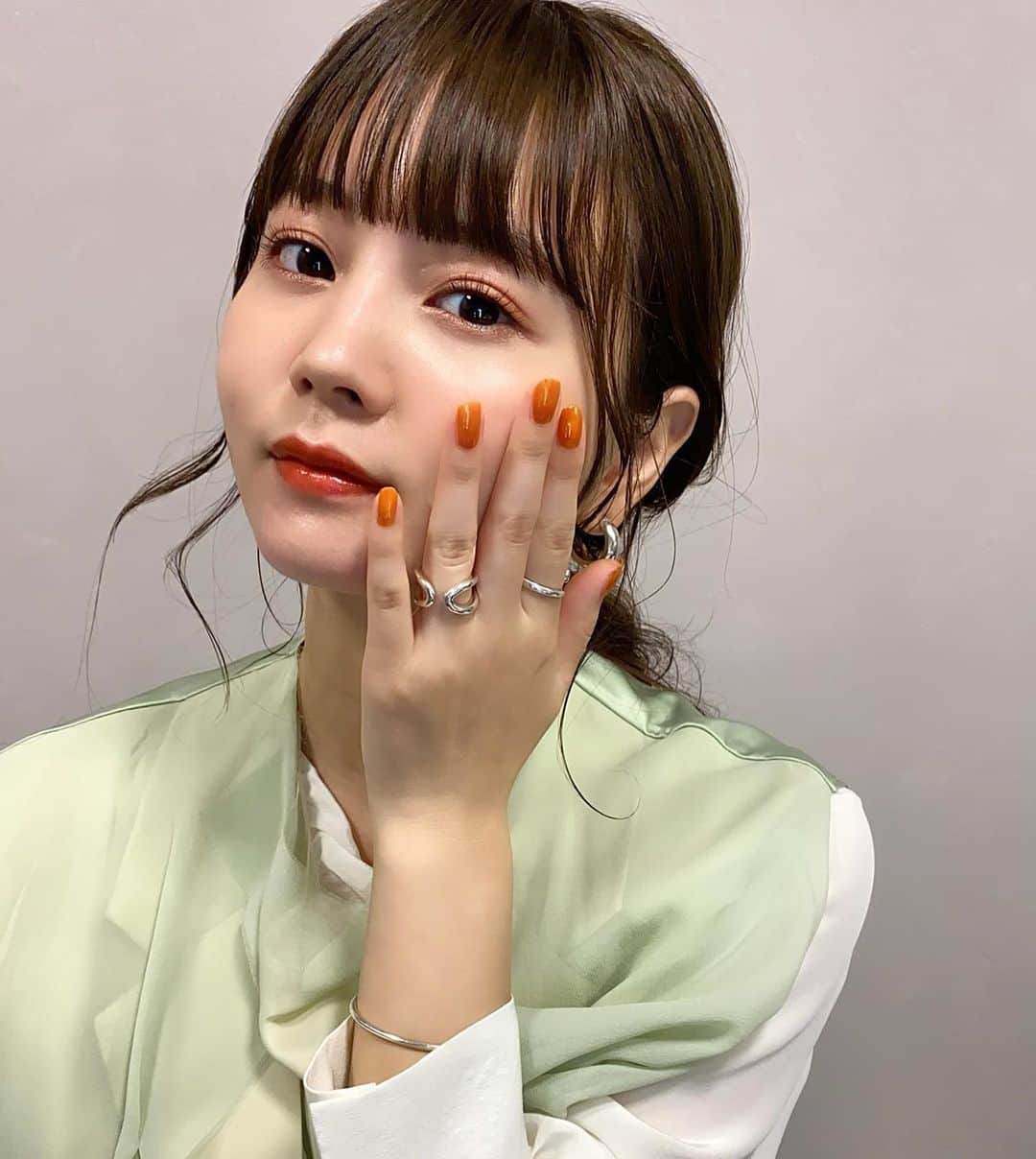 高橋有紀のインスタグラム：「昨日のmeryオンラインイベントNANAMIちゃんのトークショーのお相手として出演させてもらいました☺︎ヘアメイクも♡前髪も✂︎ #hairmake #osakana_yuki  #NANAMI」