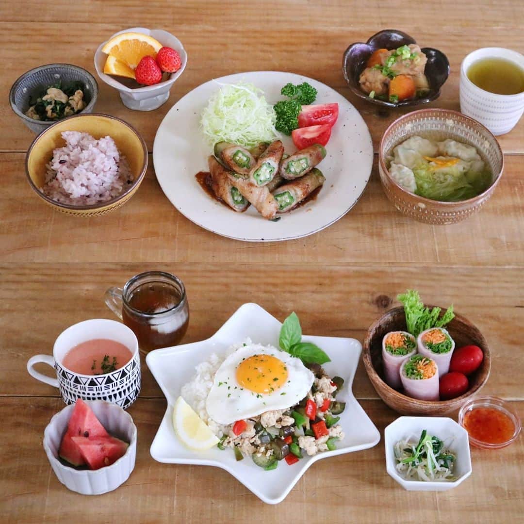 yunaのインスタグラム：「♩ #レシピあり #まとめて投稿 #ひとりごはん . . 🍚オクラのあまから豚肉巻き 肉じゃが 水餃子スープ 小松菜と揚げの煮びたし 雑穀ごはん フルーツ . . 🍚和風ガパオライス(レシピ↓) ピンクの生春巻 ビーツスープ もやしと水菜のごま和え フルーツ . . ナンプラーなしで作る 和風ガパオのレシピは↓😋 . . . 🍳「和風ガパオライス」２～３人分 . . 🥕材料 合い挽き肉　２００ｇ 茄子　小１本 ピーマン　１個 玉ねぎ　1/2個 にんにくのみじんぎり　１片分 ○薄口しょうゆ　大さじ１ ○オイスターソース　大さじ１ ○砂糖　大さじ１ ○みりん　大さじ１ ○酒　大さじ１ ○顆粒鶏ガラスープ　小さじ１ サラダ油　適量 塩コショウ　少々 白ごはん 半熟目玉焼き お好みで大葉・レモンなど . . . 🥕つくりかた ①玉ねぎ、茄子、ピーマンは１㎝～1.5㎝角に切る。玉ねぎはレンジ６００ｗ１分半、茄子は水に漬けてアクをとり、レンジ６００ｗ２分加熱する。○は混ぜておく。  ②フライパンにサラダ油とにんにくを入れ、弱火でじっくり加熱する。合い挽き肉を入れ、軽く塩コショウして炒める。  ③肉の色が変わったら玉ねぎと茄子、ピーマンを入れて炒める。○をジャーっと入れて炒めたら出来上がりです♪ご飯の上に盛り、半熟目玉焼きをのせて食べてください(^^)/ 大葉を最後に散らしても美味しいですよ😋 . . . #yunaご飯#igersjq#今日のごはん#食卓#献立#yummy#ていねいな暮らし#お家ごはん#器#foodstagram#lin_stagrammer#delistagrammer#Japanesefood#デリスタグラマー#クッキングラム#クッキングラムアンバサダー#タベリー#フーディーテーブル#てづくりごはん365#おうちごはん#おうちごはんlover#Japan#マカロニメイト#夜ごはん#晩ごはん#レシピ#ガパオ」