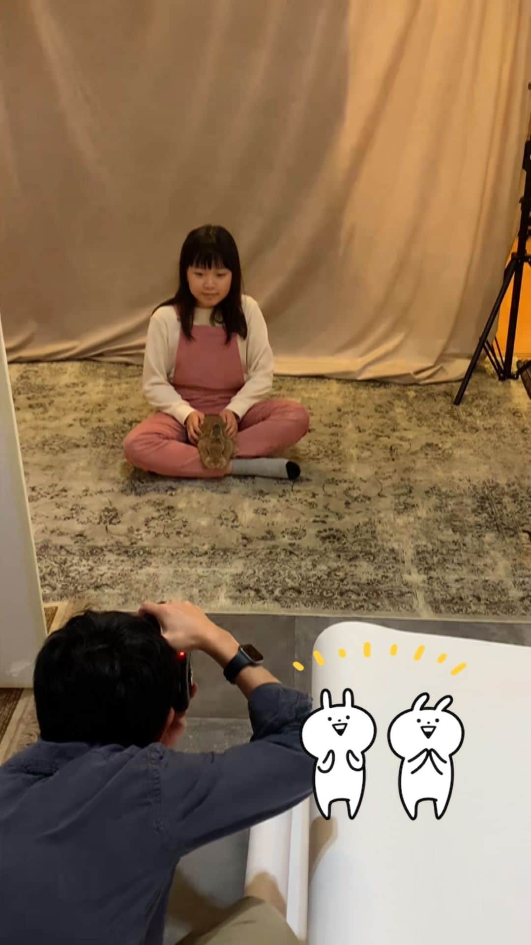 のインスタグラム：「#ふたりと写真館 @futarito.studio  #うさぎ#うさぎのいる暮らし  #うさぎ撮影会#写真館 #うさぎ部#京都暮らし」