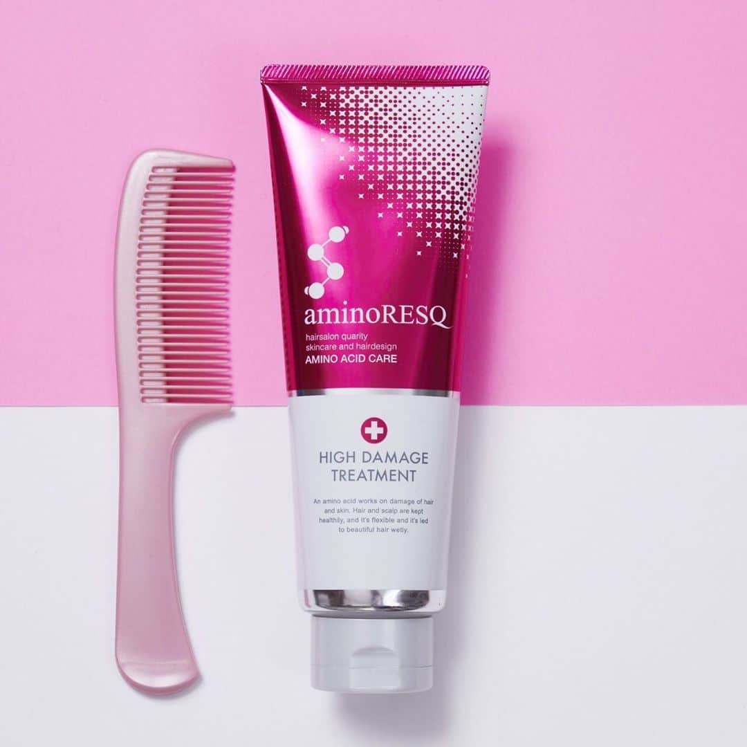 のインスタグラム：「アミノレスキューヘアパックが﻿ リニューアルして新登場！﻿ ﻿ ハイダメージトリートメントは﻿ 痛んだ髪、カラー持続性にフォーカス✨﻿ ﻿ とことんダメージケアにこだわった﻿ 次世代のサロンクオリティーヘアパックです💖﻿ ﻿ ﻿ #aminoresq #アミノレスキュー #shampoo #シャンプー #treatment #トリートメント #haircare #ヘアケア #scalpcare #スカルプケア #アミノ酸 #アミノ酸シャンプー #new #newface #サロン品質 #モイスト #moist #smooth #保湿 #ハリコシ #ツヤ髪 #サラサラ  #ダメージケア #低刺激 #美髪 #healthy #beauty #bathtime #hairpack #renewal」