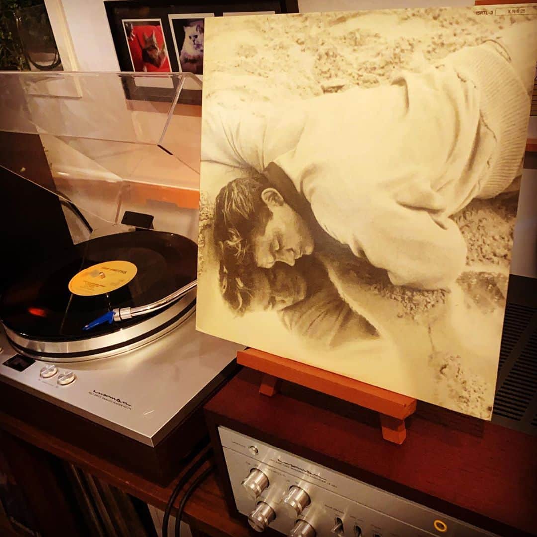 浅田信一のインスタグラム：「The Smithのジャケットカッコいいな。」