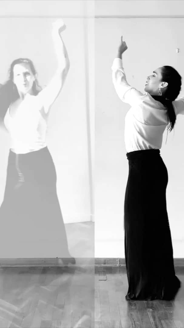 DeFlamenco.comのインスタグラム：「Está realizada íntegramente por artistas latinoamericanos y fue coreografiada por Manuel Liñán.  https://www.deflamenco.com/revista/canal-video/flamencos-de-cuarentena.html  Coreografia: @manuellinan Producción: @perroandaluzflamenco @vayaalboroto_oficial Idea y producción artística : @mariadelapacita Dirección musical y Voz: @maxiserral Guitarra: @allierdiaz Coros: @carmenyruela Edicion y composicion artistica: @paolaevelinaperformingarts Edición y Mezcla de Sonido: @merilesnacho Grabación voz Maximiliano Serral: @marcelofernandez2510 Grabación coros Carmen: @migue.rosa.mota BAILAORES: @anapaulacampoy  @anaprunedaflamenco @ anabella_ablanedo_flamenco @carlosrivero.flamenco  @carlotapizarro @carmen.tort.flamenco  @cathy_flamenca11  @corinamata @daniel_antoniook @elianecarvalho08 @estef.danza @evaiglesiasflamenco @gabriel_aragu_  @gabrielmatiasflamenco @gise_scoppa @guadaramburu @ladelcarmenflamenco @julietadibidino @lorediprinzio @lu.carlin @macarena.castano @margaritavillalobosflamenco @miasaritas @mariana_abreu_flamenco @miri_galeano @monic.romero @montsegonzalezmorales @noe_brevi @ricardo.rubio.779 @silperdomo @silvanareyesdiazflamenco @stefanyvivas @vane_moreno_flamenco @ximevidaurre @rabajito @yaninamartinezflamenco」